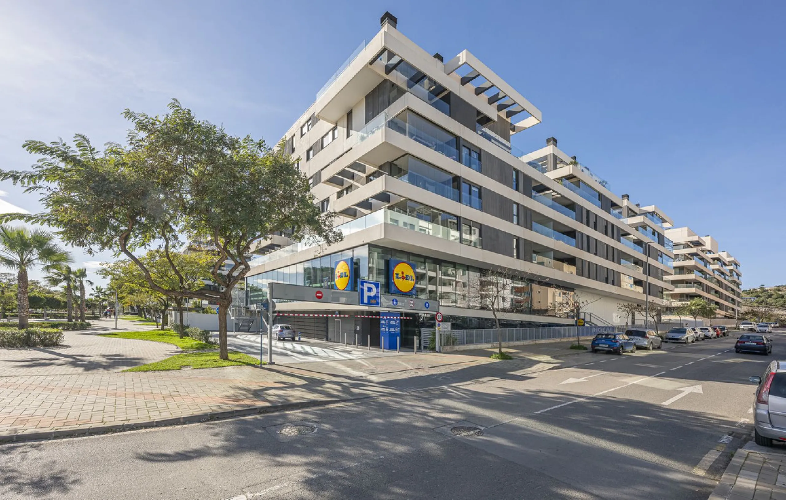Apartment - Middle Floor Apartment в продаже в Málaga, Málaga. В доме 3 спален и 2 ванных комнат. Площадь дома 143 м²