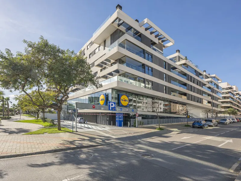 Apartment - Middle Floor Apartment в продаже в Málaga, Málaga. В доме 3 спален и 2 ванных комнат. Площадь дома 143 м²