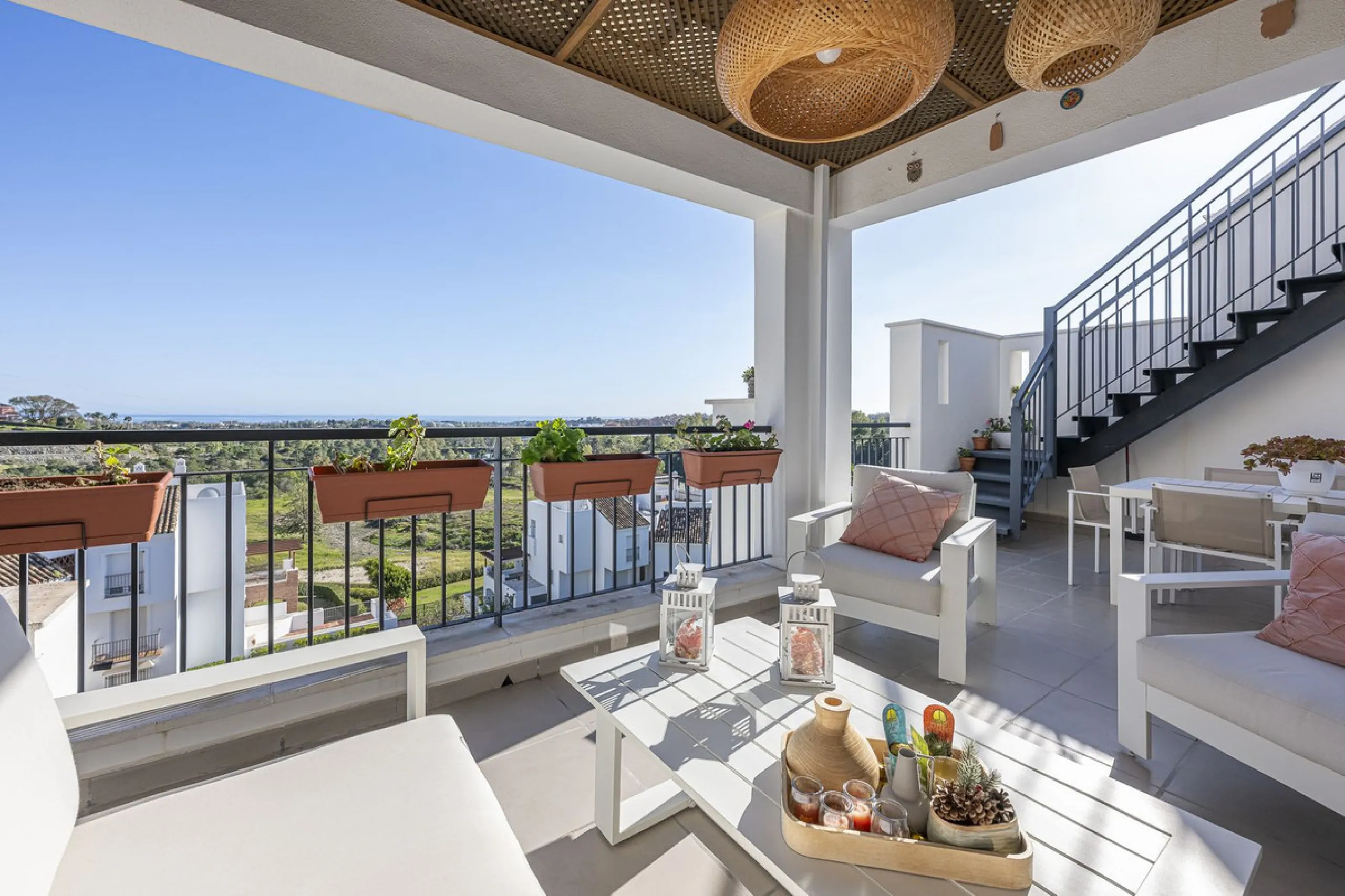 Exclusive, Bright and Private Duplex Penthouse in Los Robles