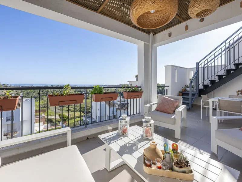 Exclusive, Bright and Private Duplex Penthouse in Los Robles