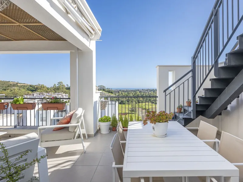 Exclusive, Bright and Private Duplex Penthouse in Los Robles
