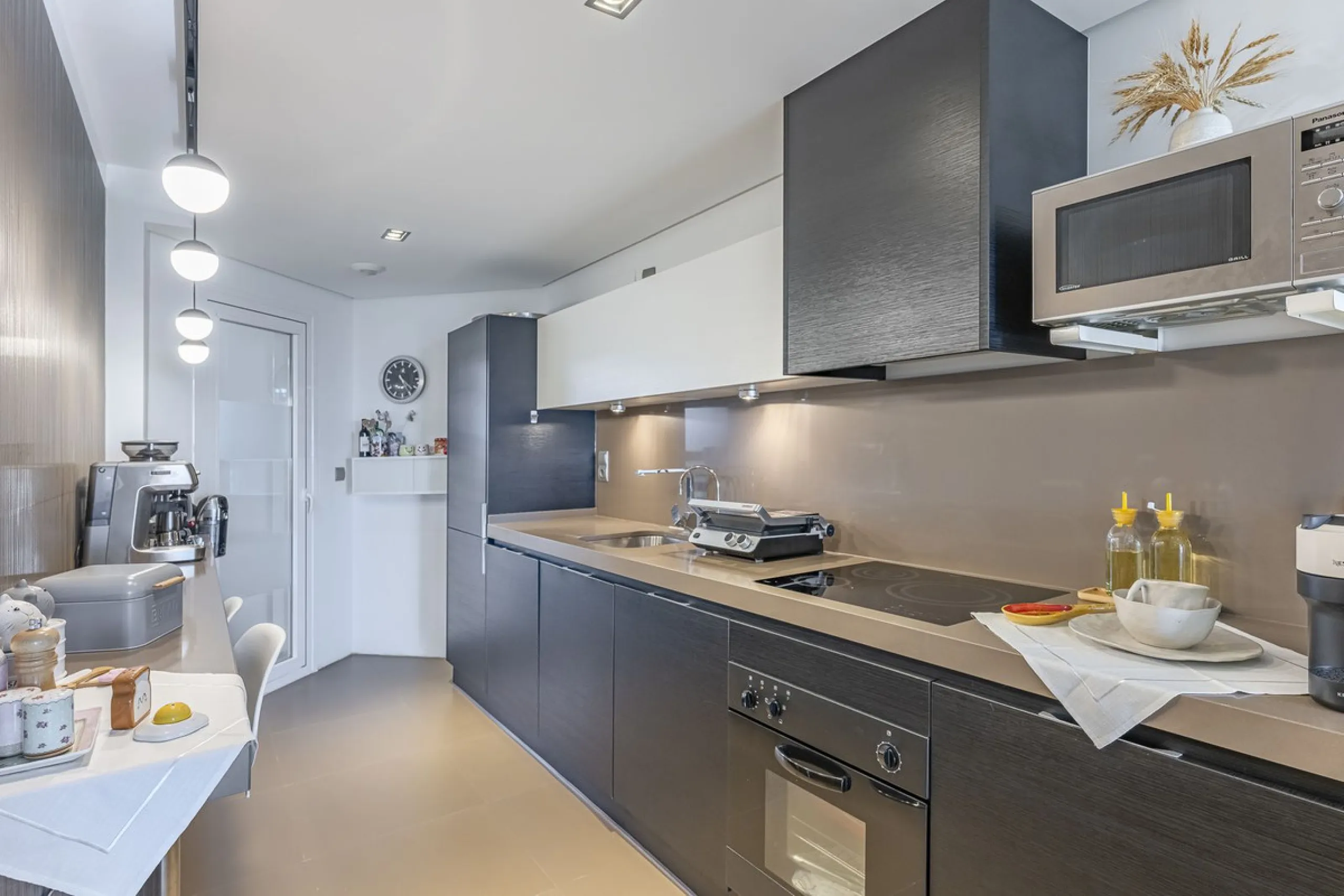 Exclusive, Bright and Private Duplex Penthouse in Los Robles