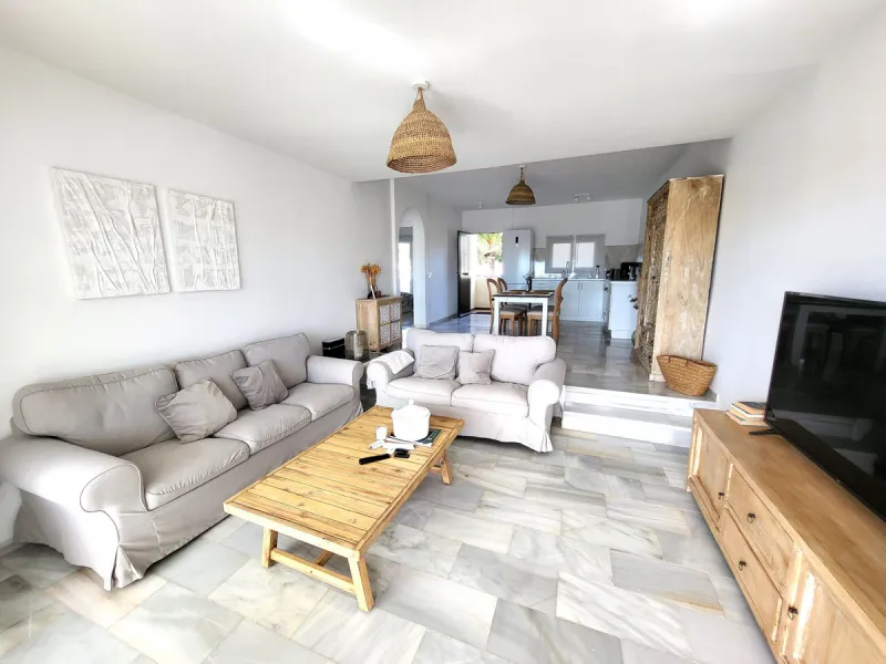 Bright Apartment with Sea Views in la Reserva de Marbella