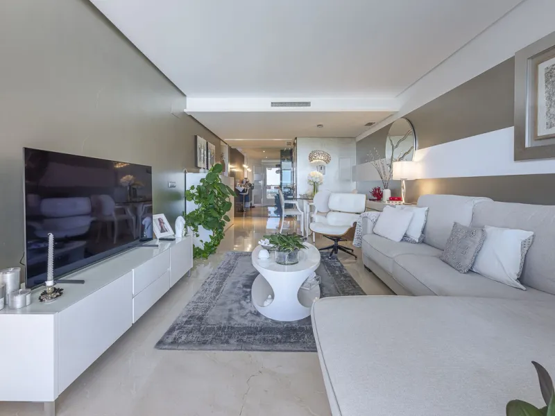 Exclusive, Bright and Private Duplex Penthouse in Los Robles