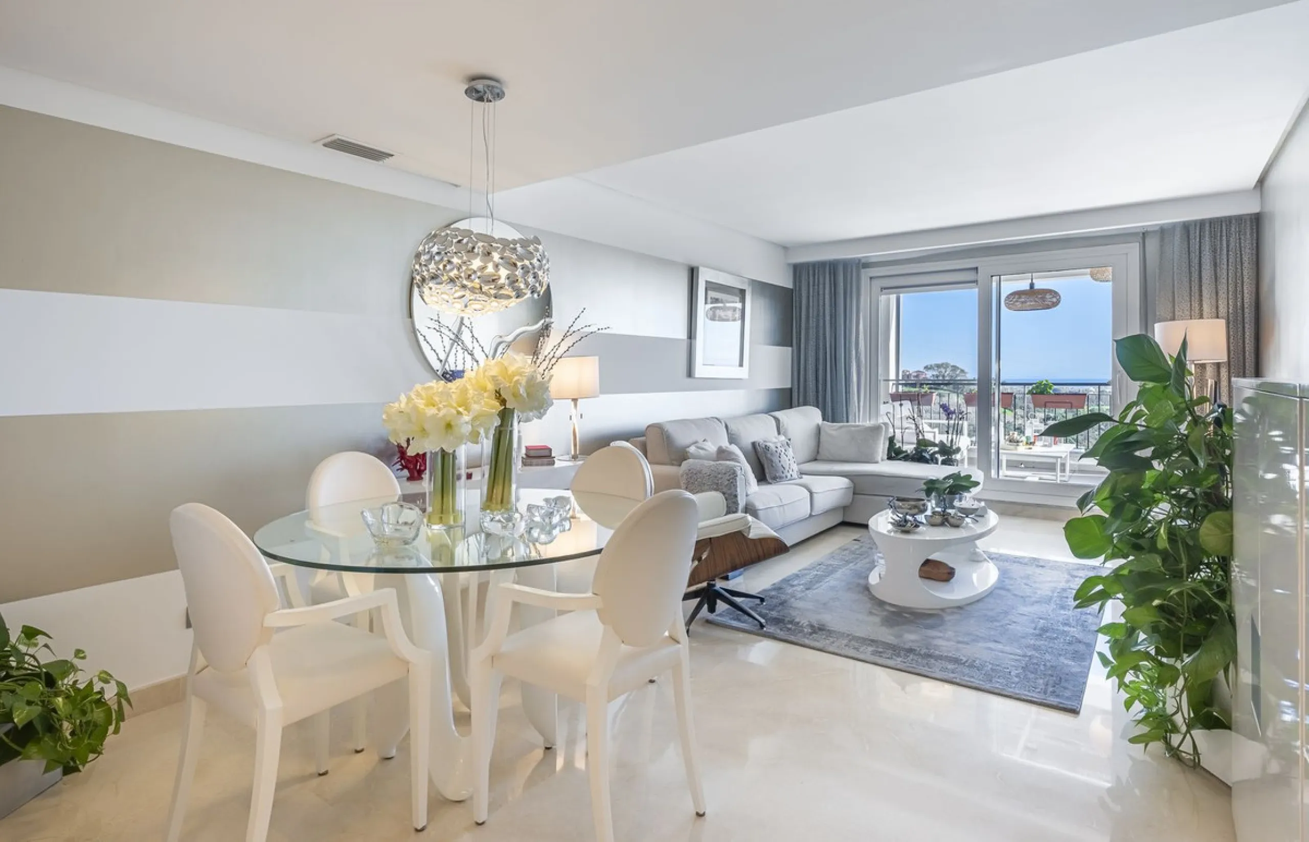 Exclusive, Bright and Private Duplex Penthouse in Los Robles