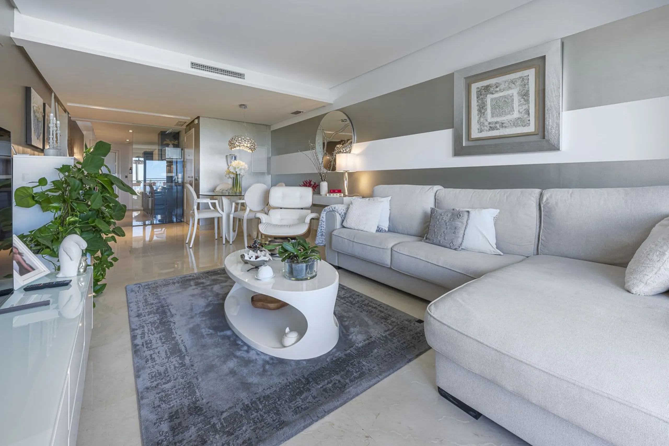 Exclusive, Bright and Private Duplex Penthouse in Los Robles