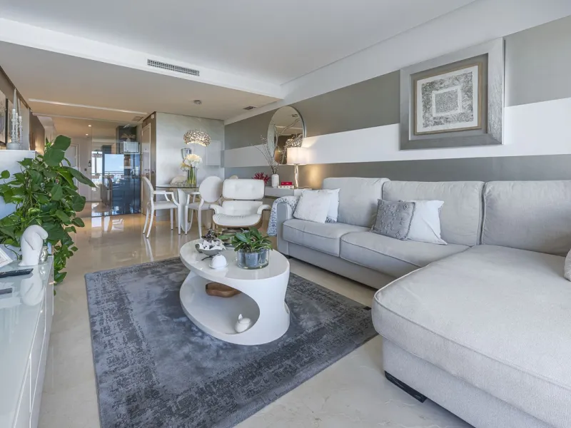 Exclusive, Bright and Private Duplex Penthouse in Los Robles