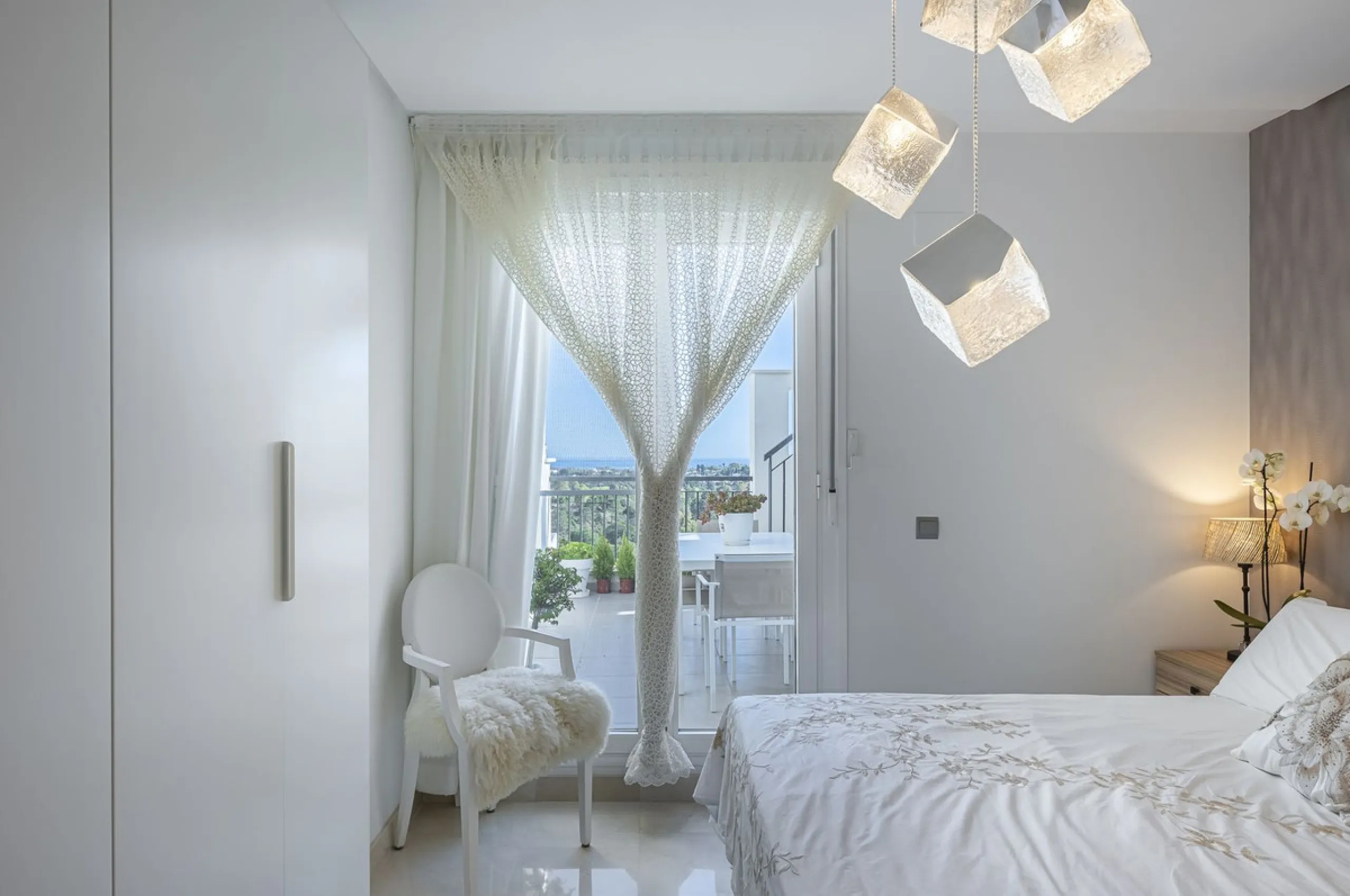 Exclusive, Bright and Private Duplex Penthouse in Los Robles