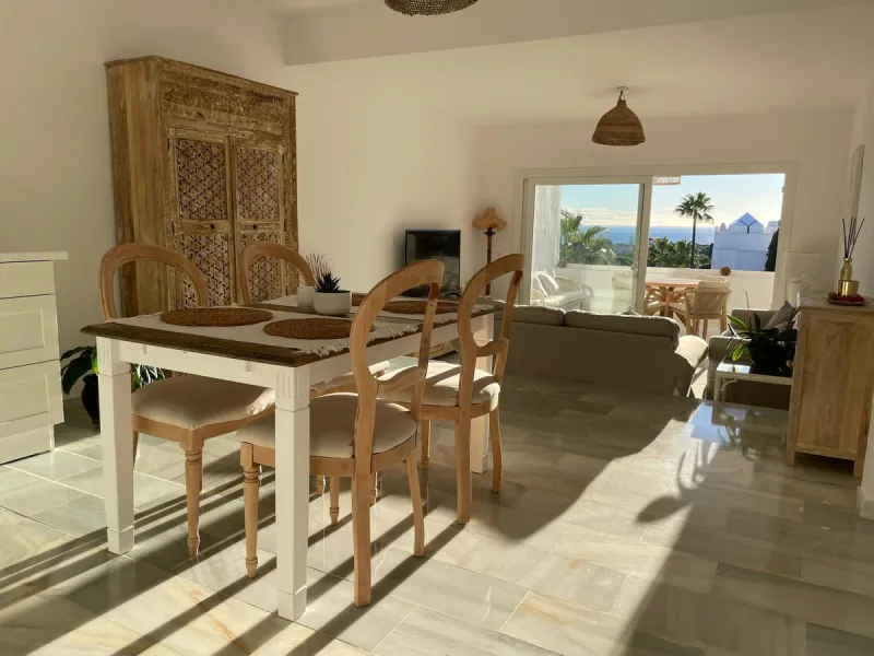 Bright Apartment with Sea Views in la Reserva de Marbella