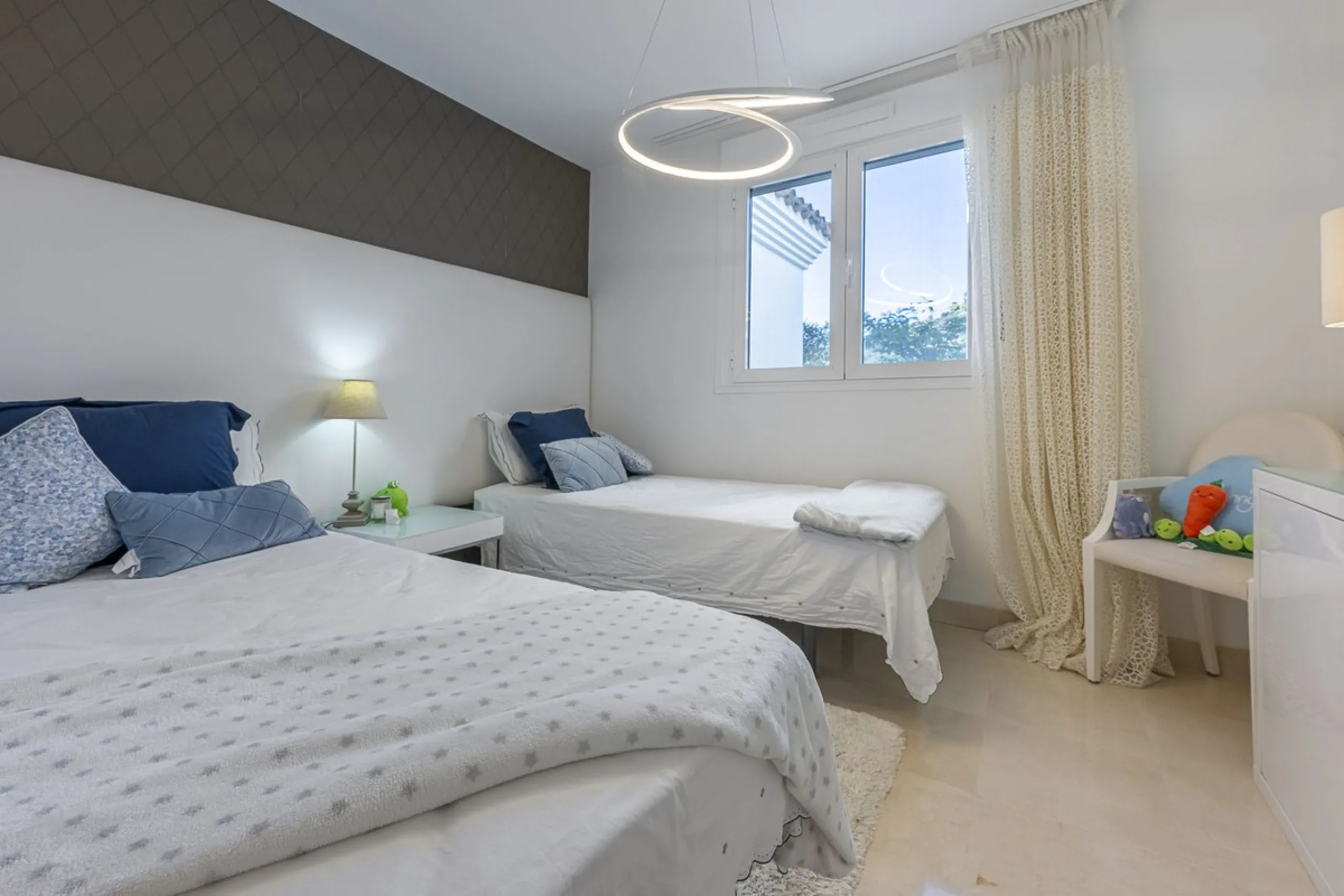 Exclusive, Bright and Private Duplex Penthouse in Los Robles