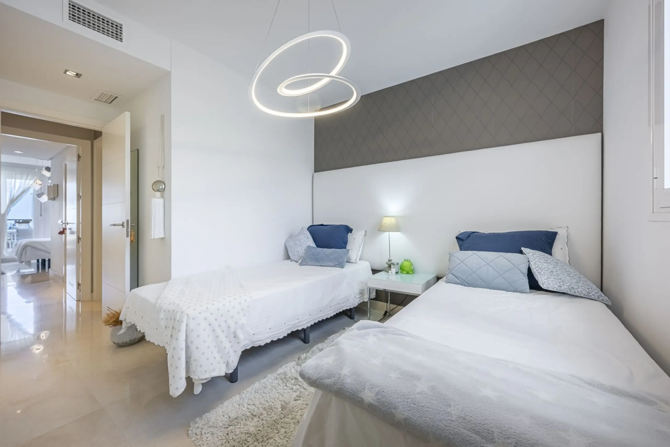Exclusive, Bright and Private Duplex Penthouse in Los Robles