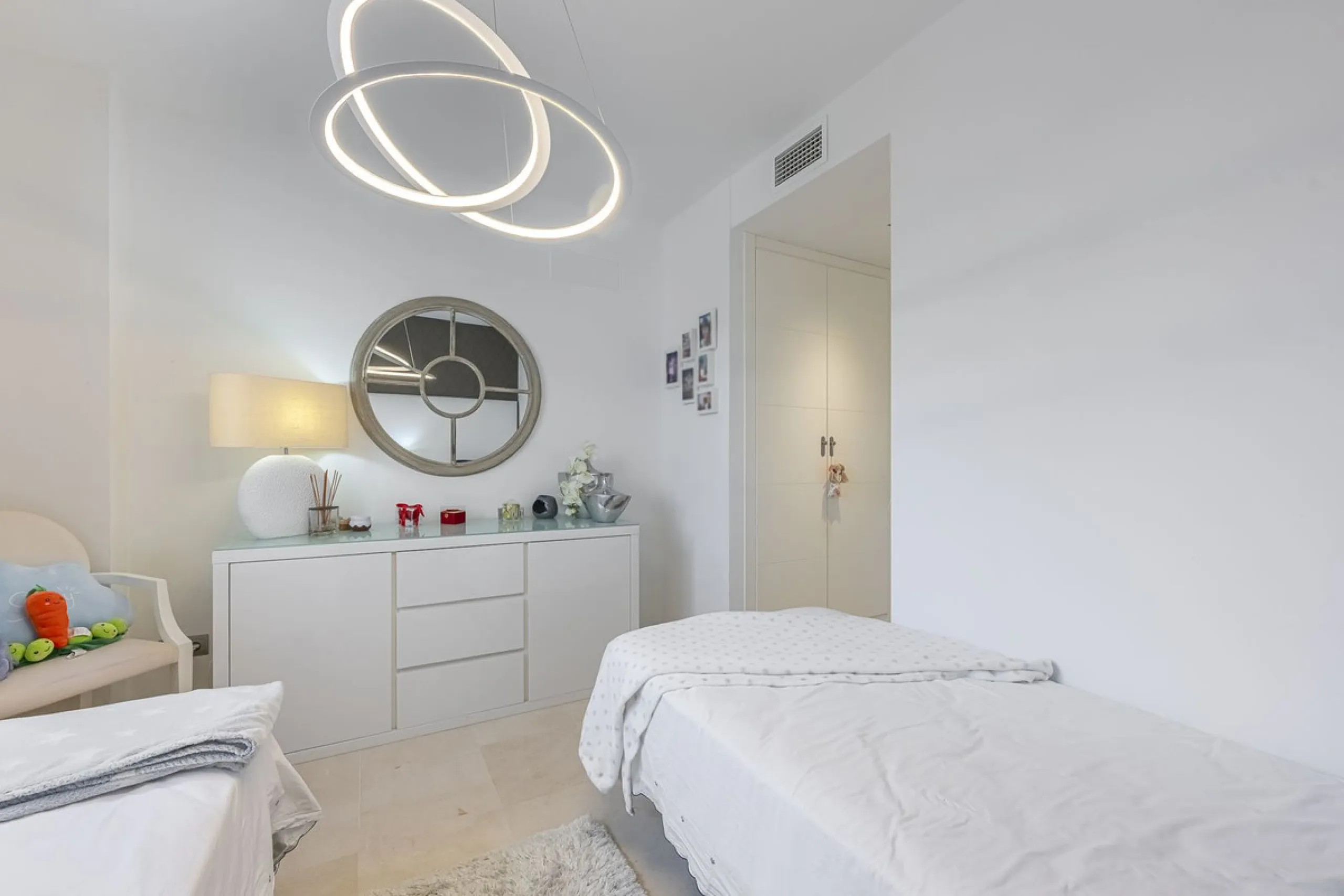 Exclusive, Bright and Private Duplex Penthouse in Los Robles