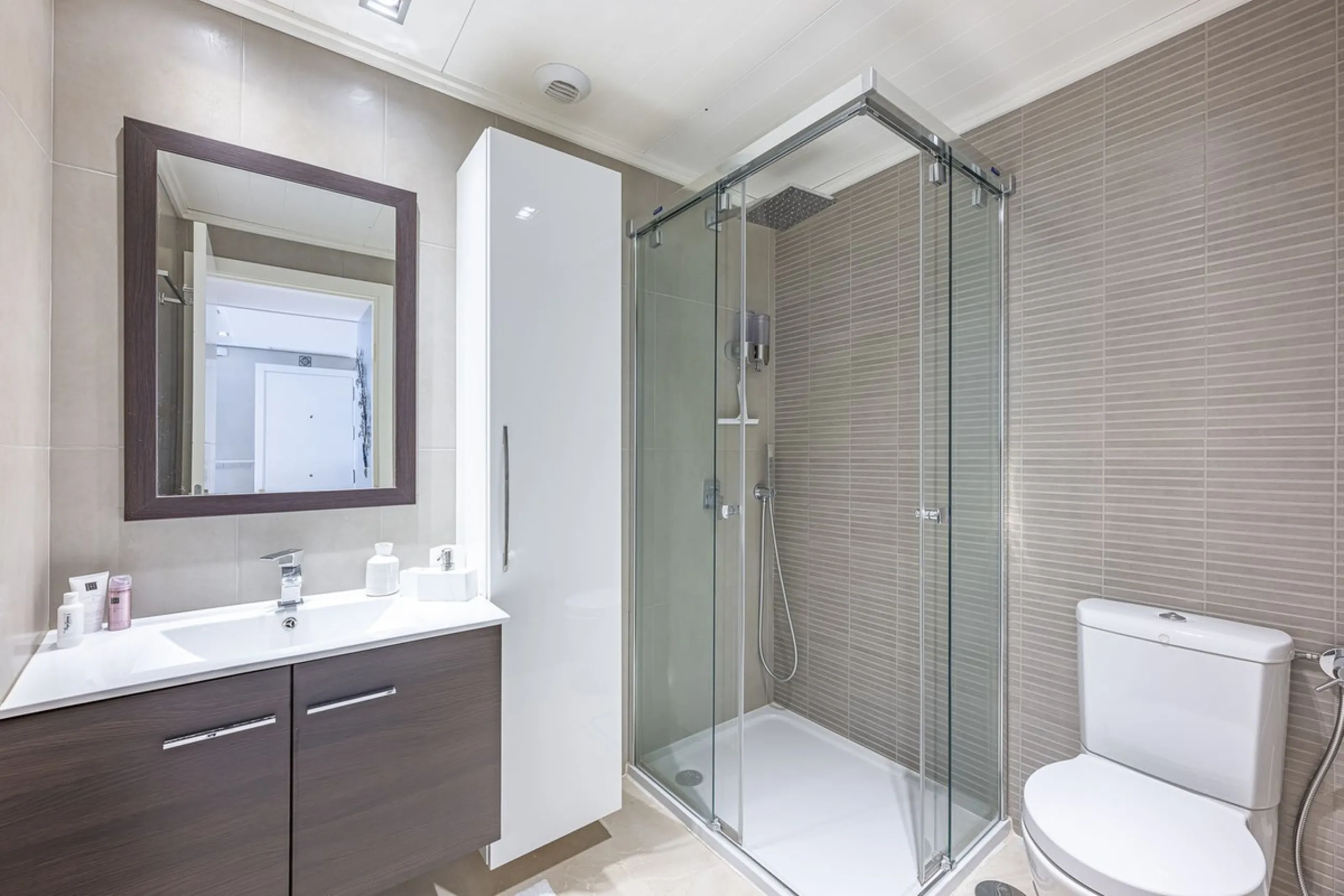 Exclusive, Bright and Private Duplex Penthouse in Los Robles