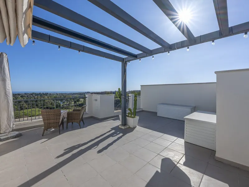 Exclusive, Bright and Private Duplex Penthouse in Los Robles