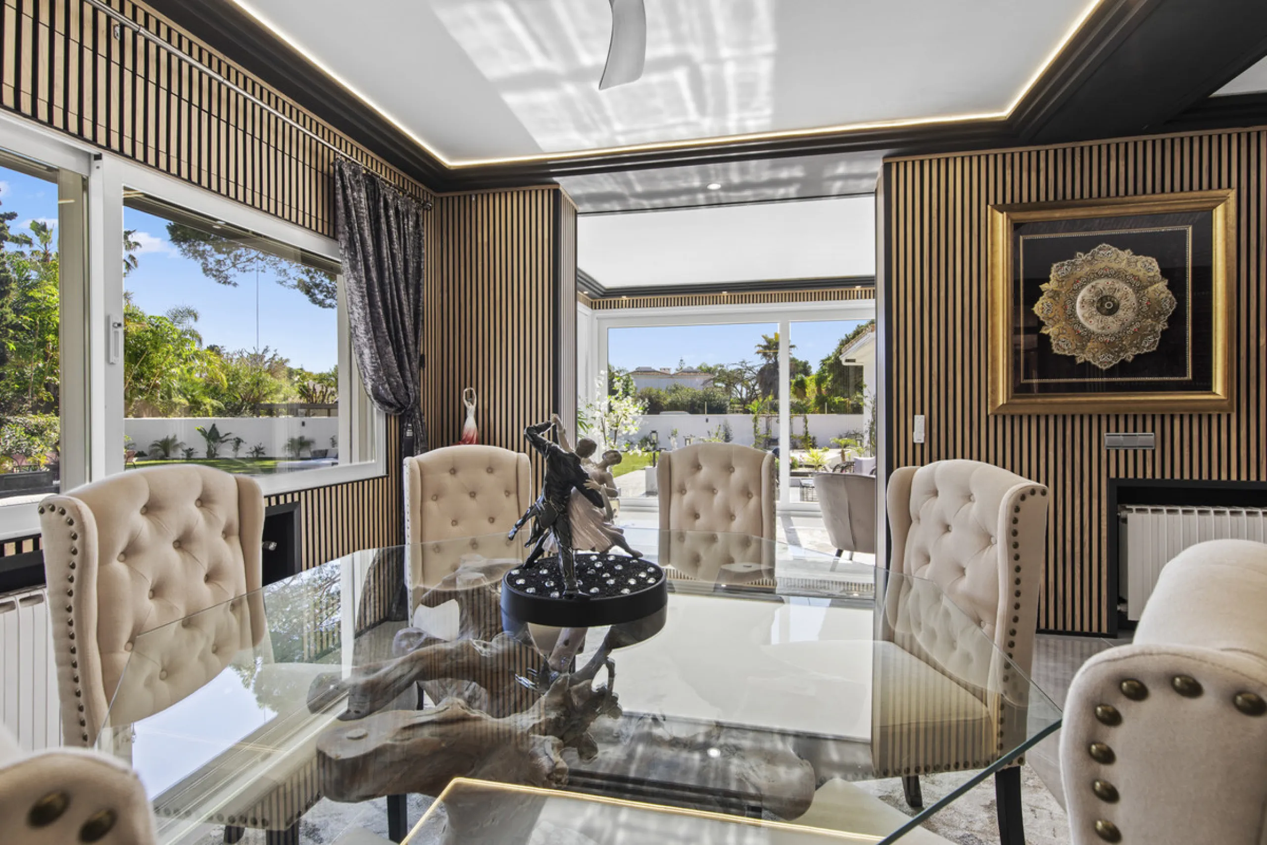 Located in the prestigious area of Guadalmina Baja – Casasola, just a short stroll from the beach, this stunning recently renovated villa sits on an exceptionally large private plot, offering space, privacy, and effortless coastal living.
