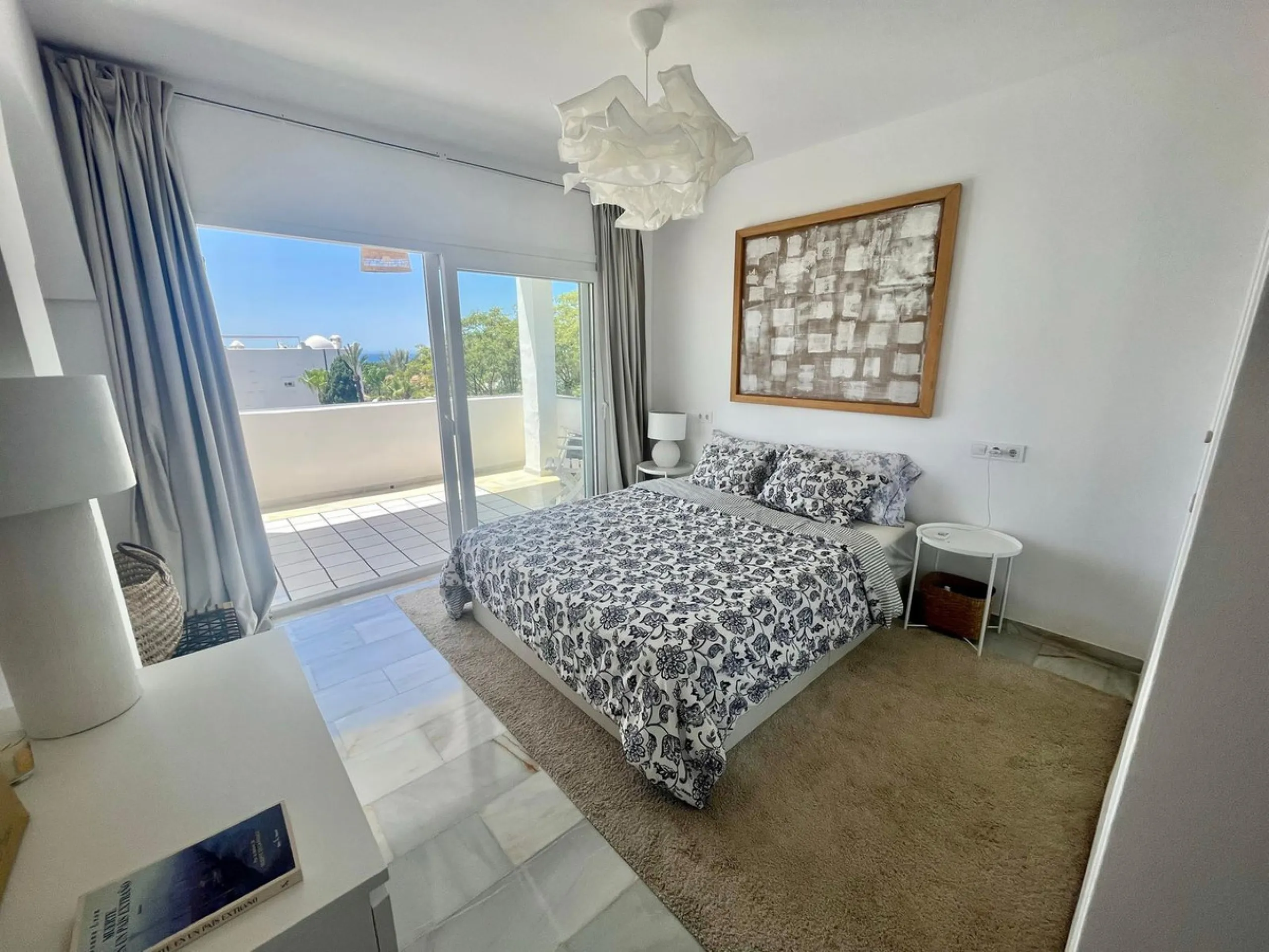Bright Apartment with Sea Views in la Reserva de Marbella