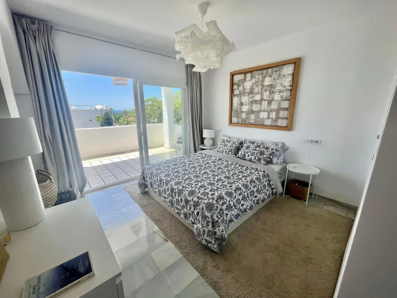 Bright Apartment with Sea Views in la Reserva de Marbella