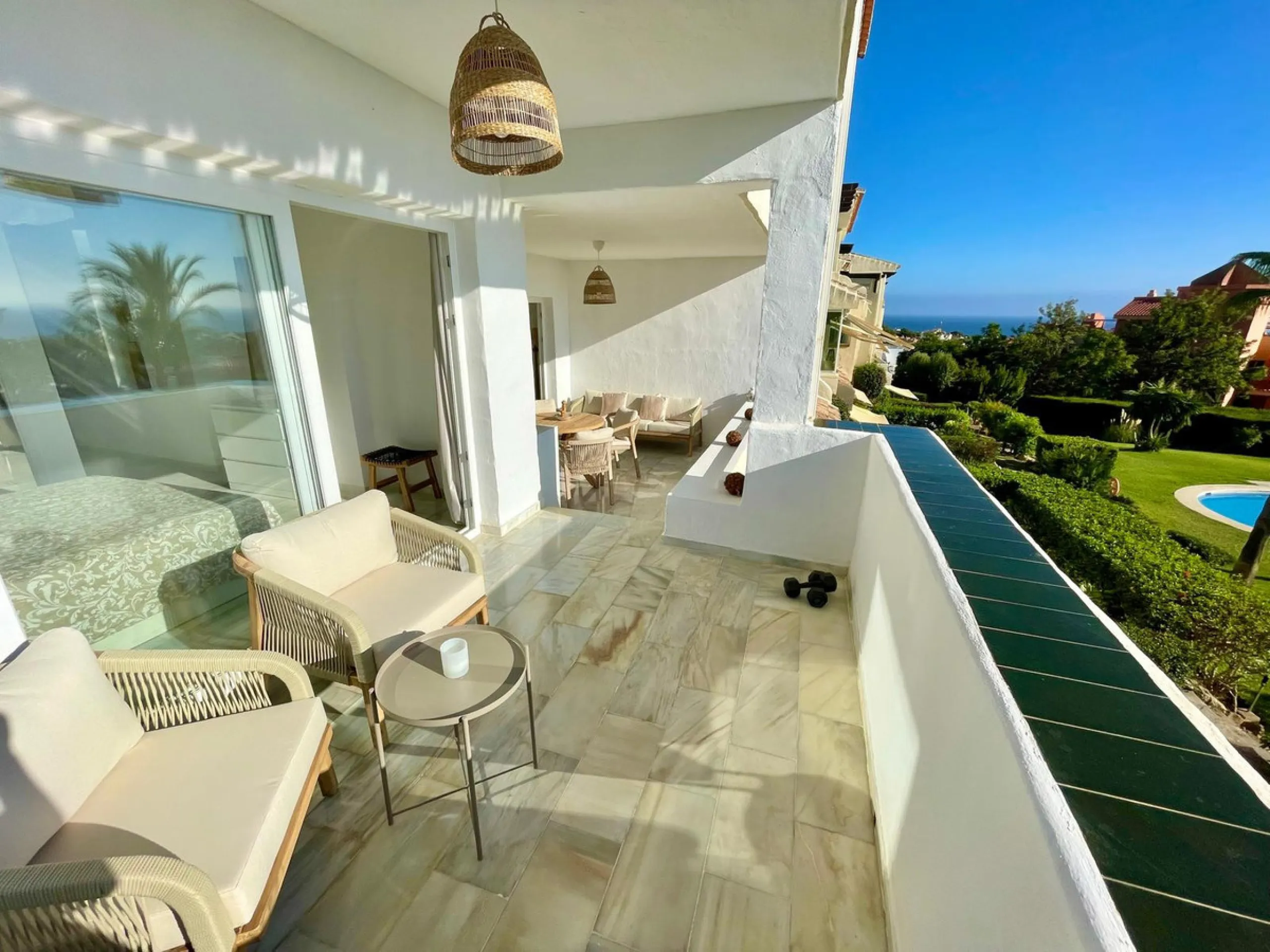 Bright Apartment with Sea Views in la Reserva de Marbella