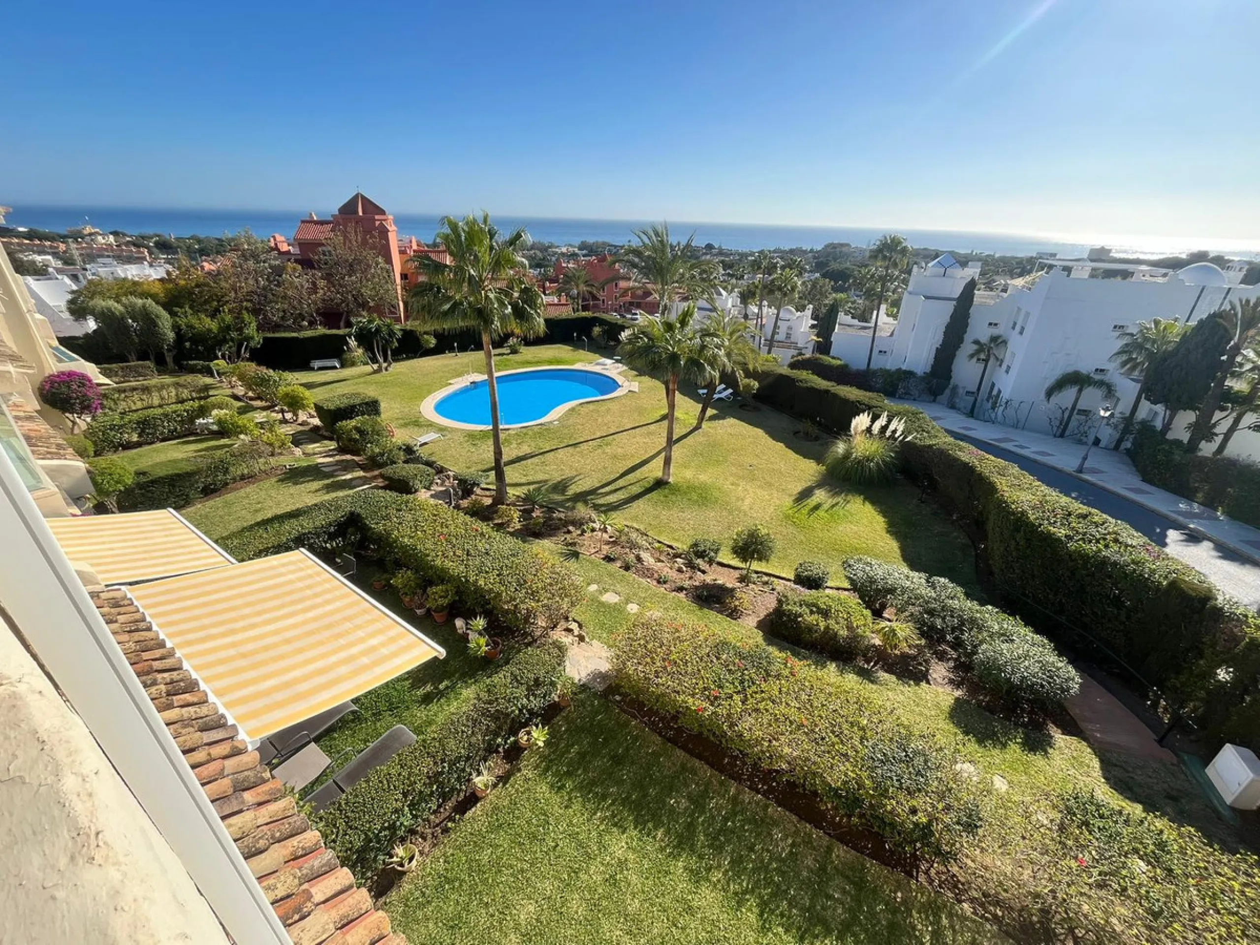 Bright Apartment with Sea Views in la Reserva de Marbella
