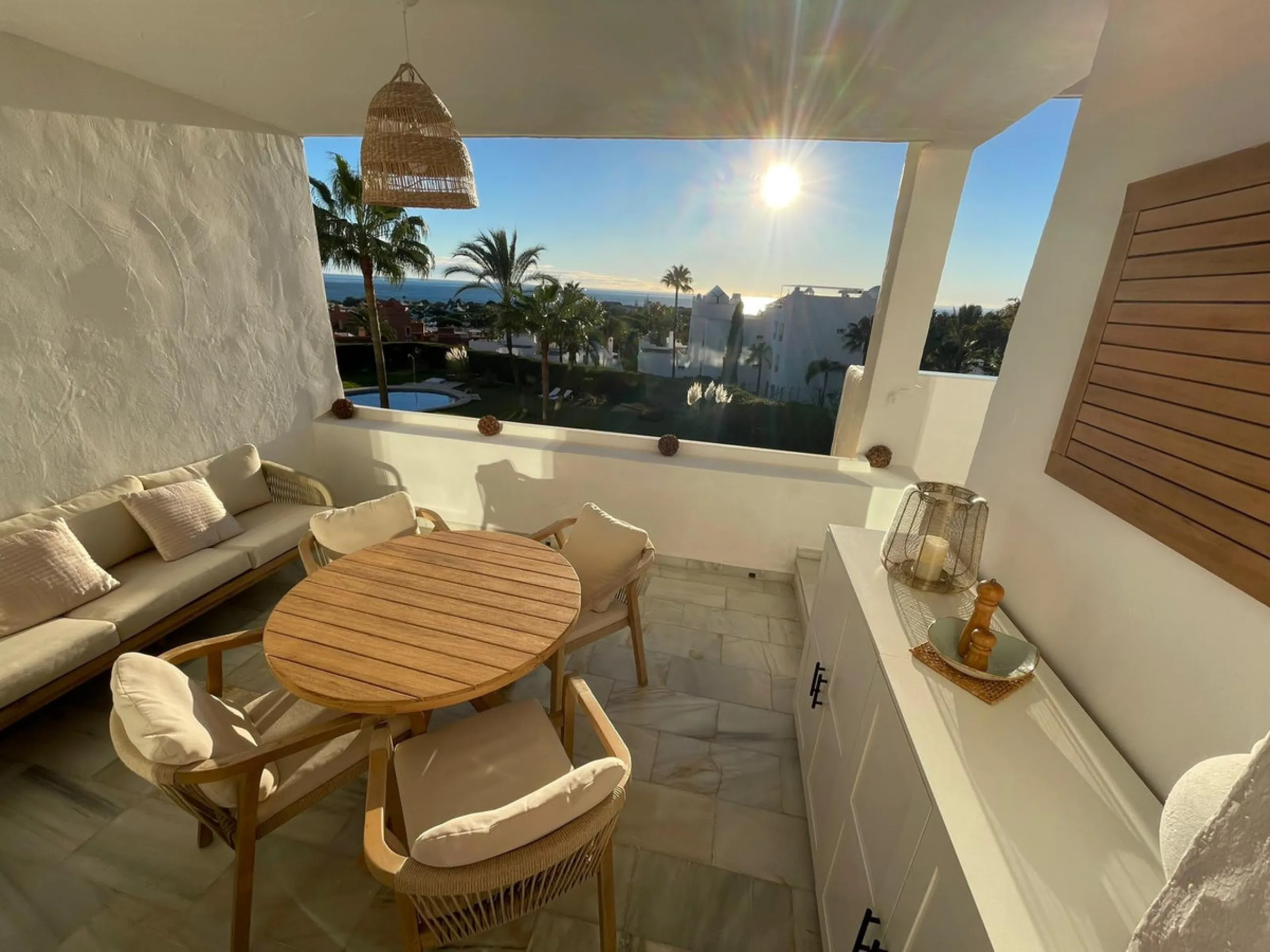 Bright Apartment with Sea Views in la Reserva de Marbella