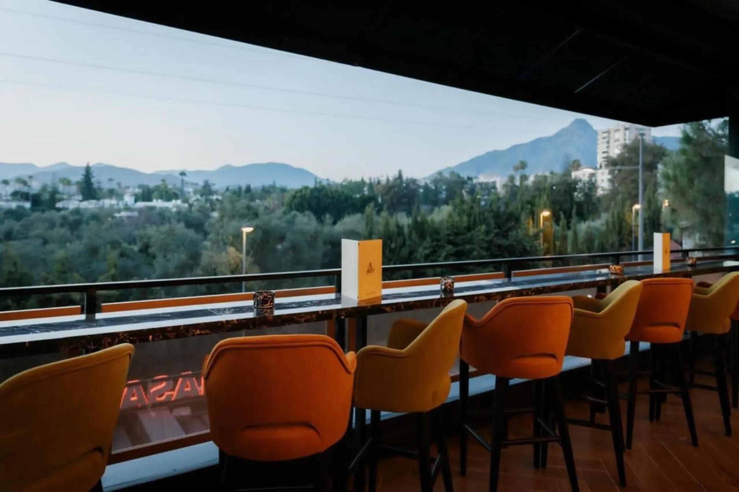 Exclusive Traspaso of a Premium Restaurant in Nueva Andalucía – Prime Investment Opportunity in Marbella