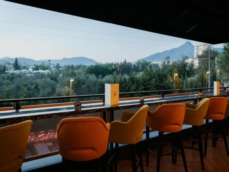Exclusive Traspaso of a Premium Restaurant in Nueva Andalucía – Prime Investment Opportunity in Marbella