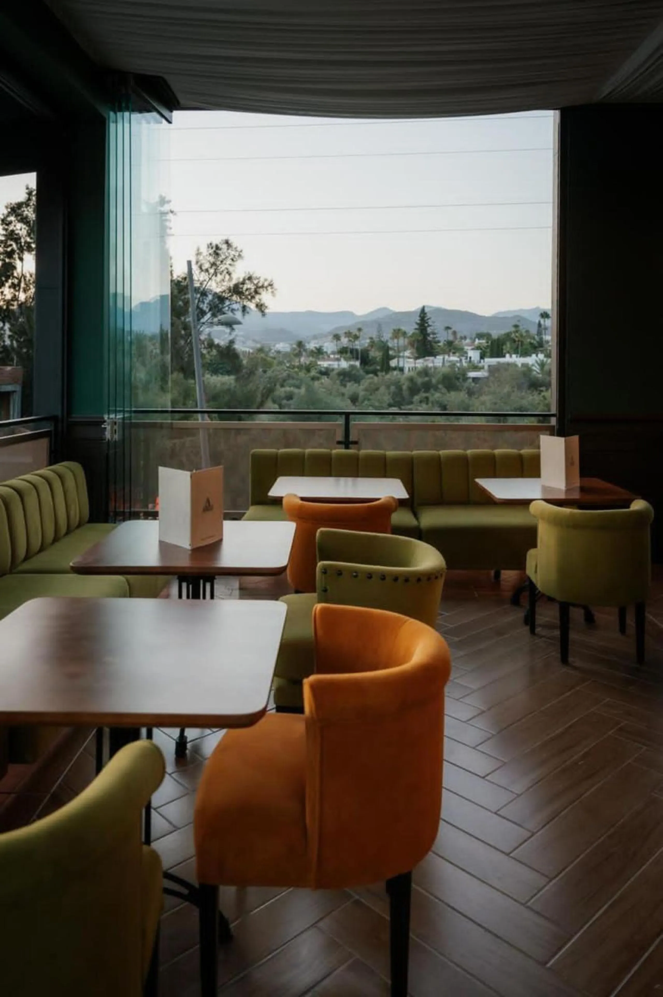 Exclusive Traspaso of a Premium Restaurant in Nueva Andalucía – Prime Investment Opportunity in Marbella