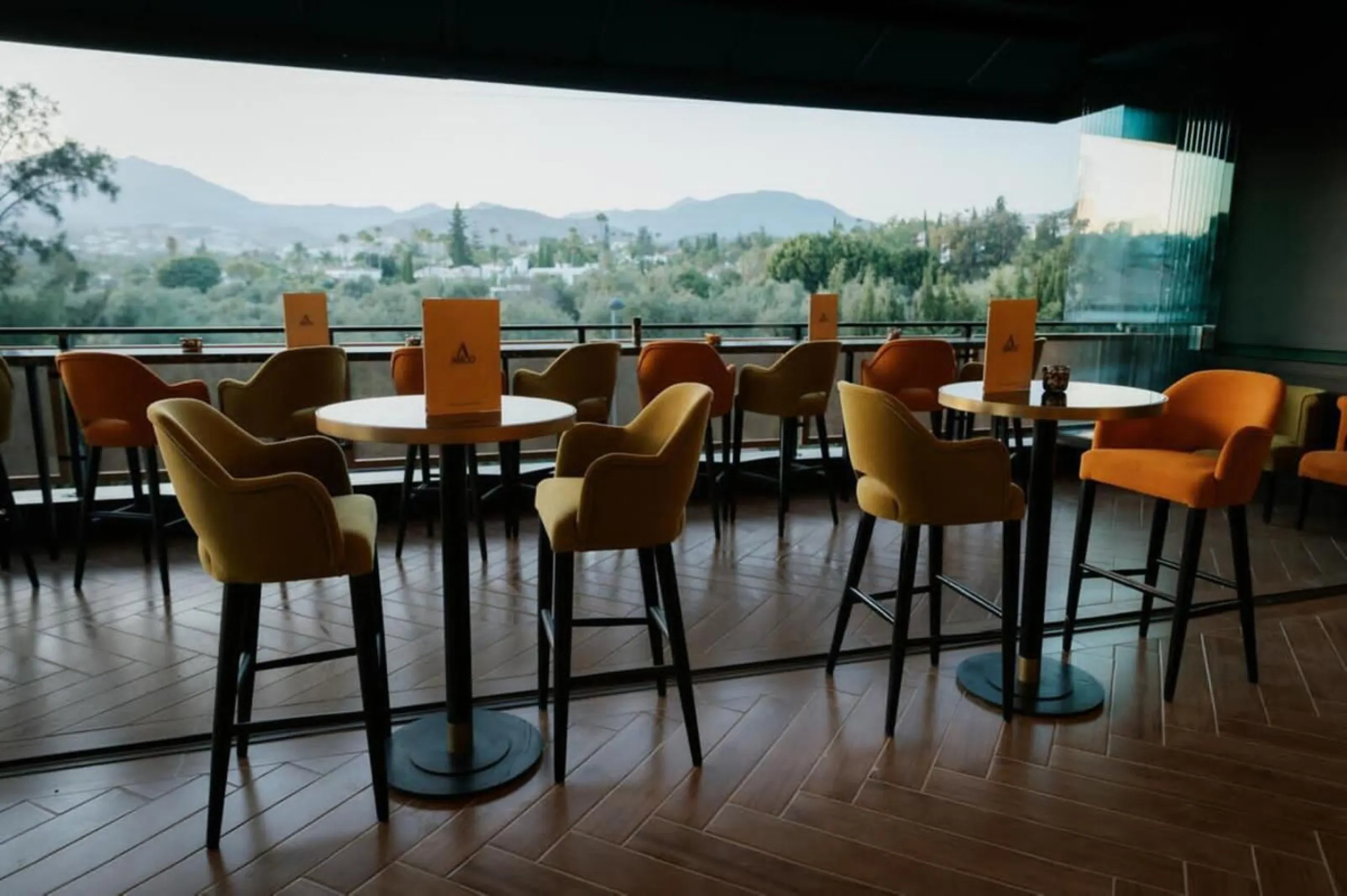 Exclusive Traspaso of a Premium Restaurant in Nueva Andalucía – Prime Investment Opportunity in Marbella