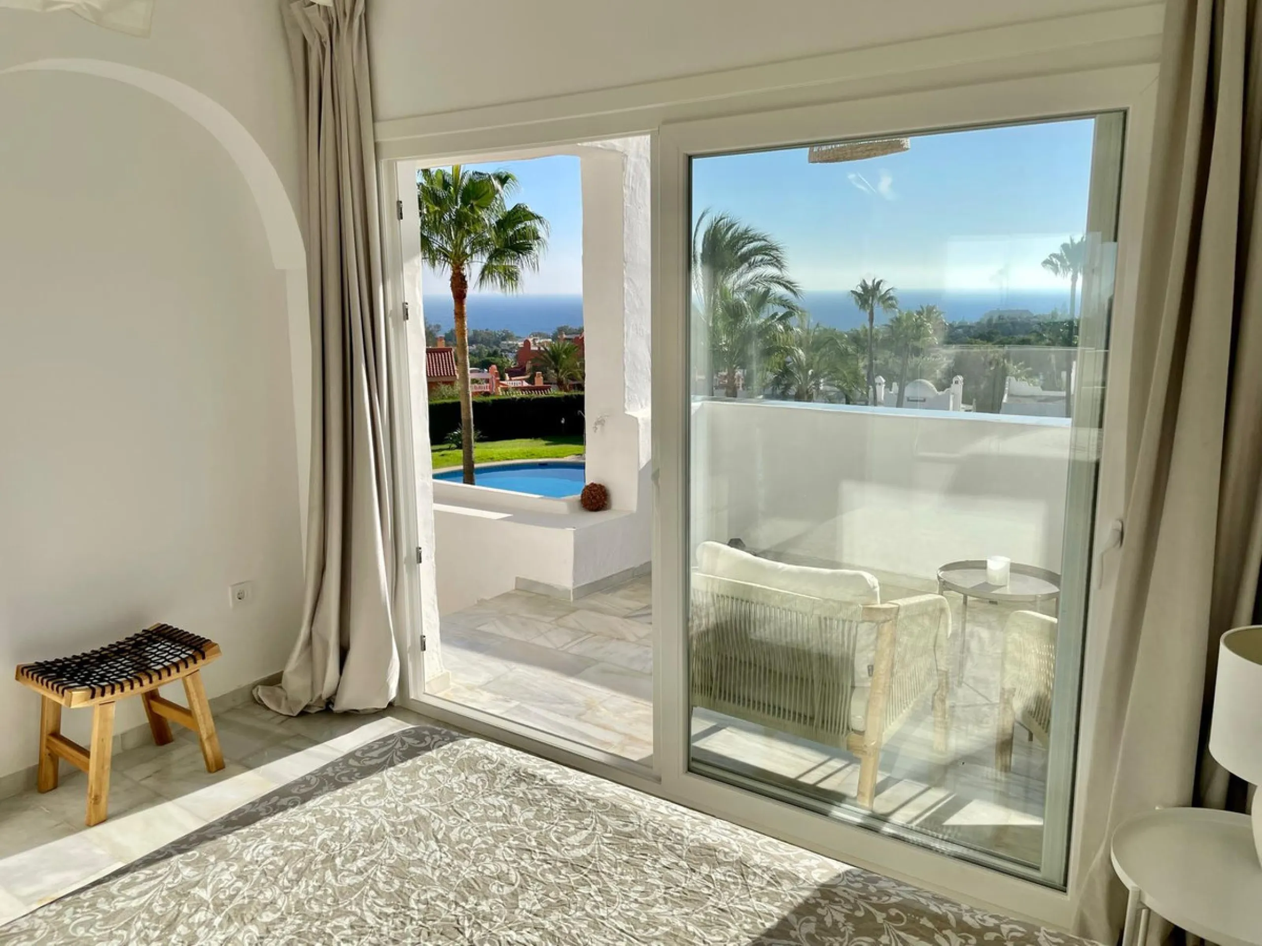 Bright Apartment with Sea Views in la Reserva de Marbella