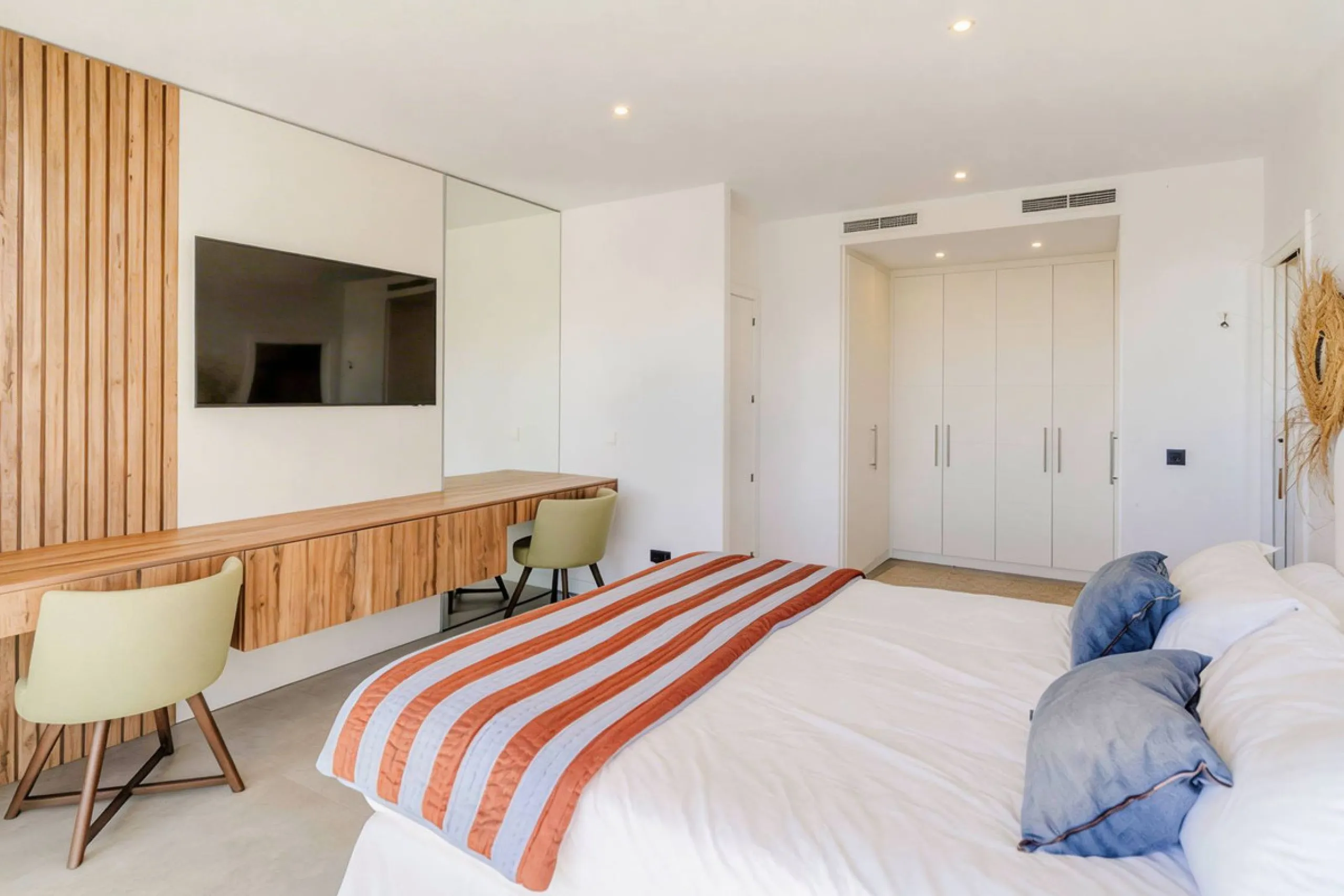 Exceptional sought-after contemporary duplex penthouse for sale in Mirador de Estepona Hills, Estepona