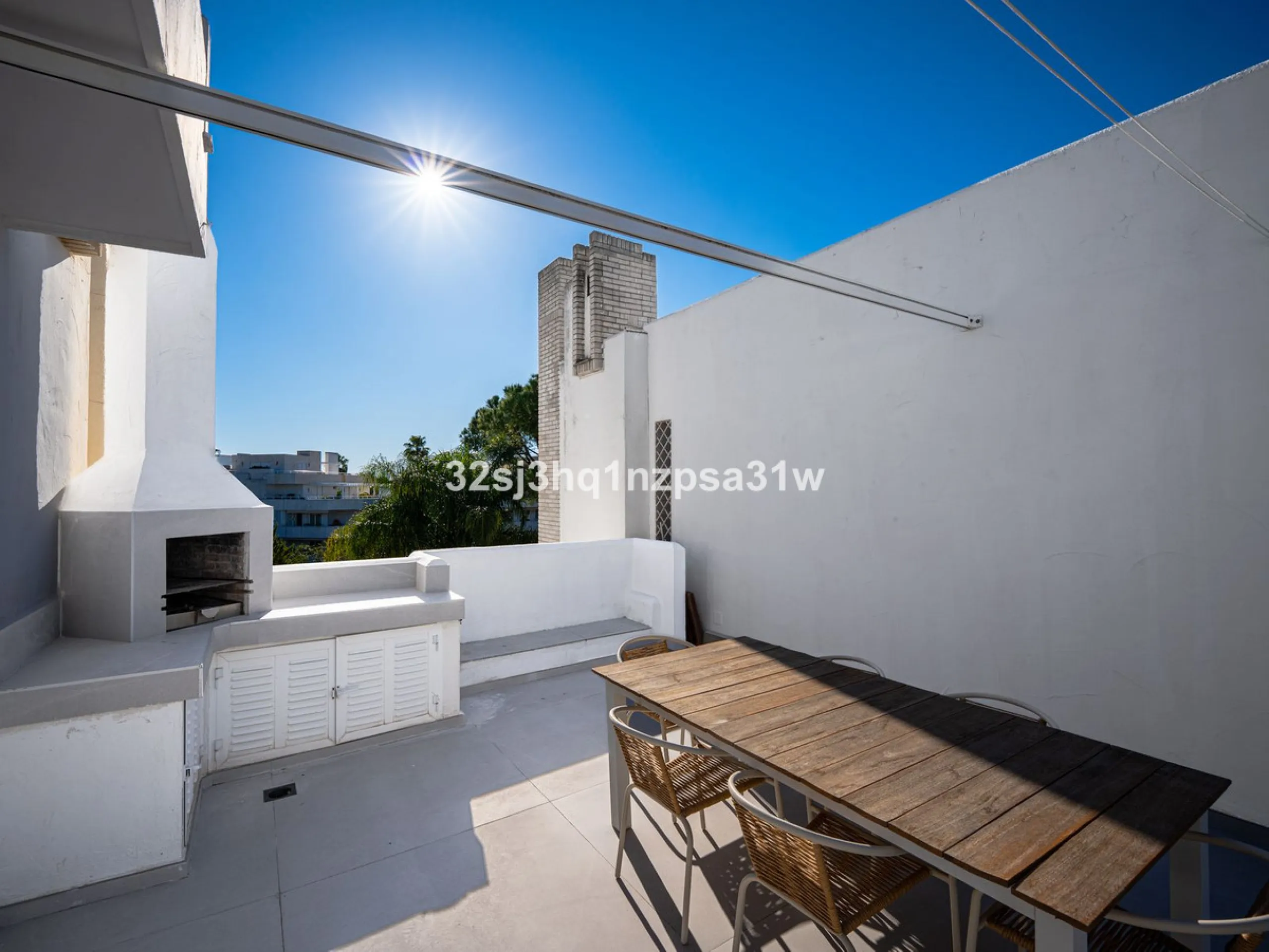 Set within the heart of Marbella's prestigious Golf Valley, this impeccably renovated 165 m² penthouse represents the pinnacle of sophisticated living in Nueva Andalucía. Positioned as a premier turnkey residence, the property underwent a comprehensive hi