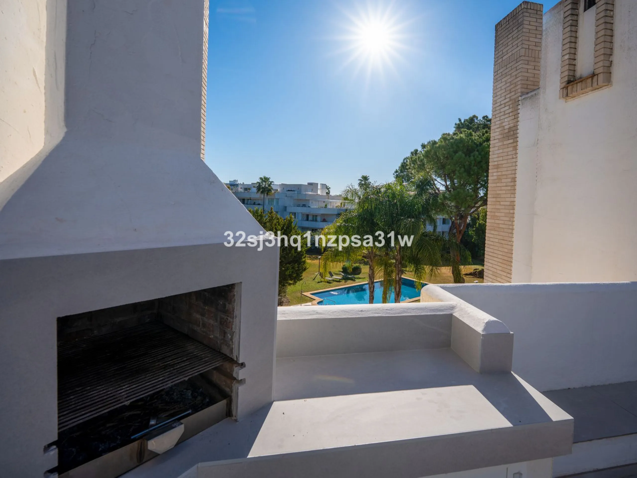 Set within the heart of Marbella's prestigious Golf Valley, this impeccably renovated 165 m² penthouse represents the pinnacle of sophisticated living in Nueva Andalucía. Positioned as a premier turnkey residence, the property underwent a comprehensive hi
