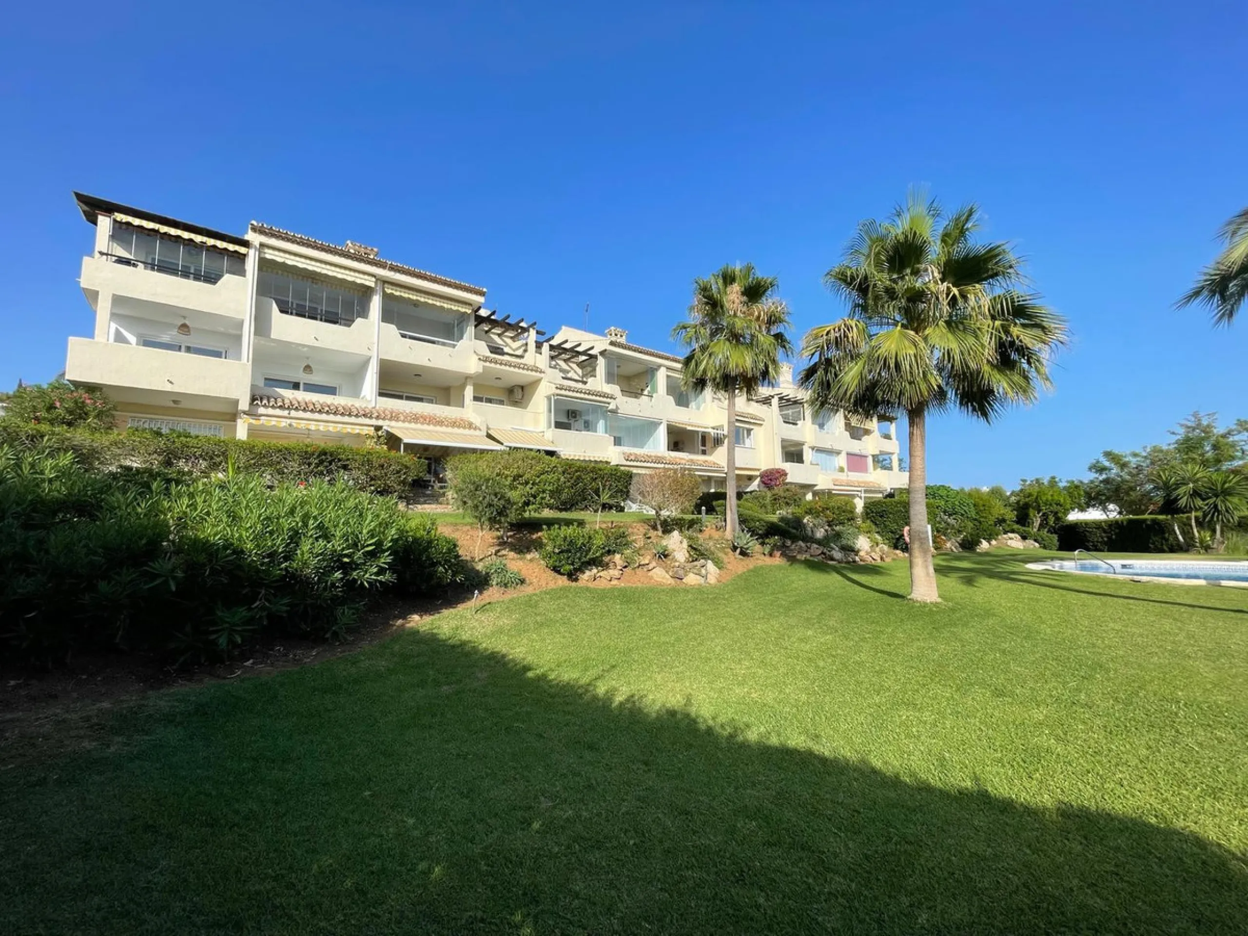 Bright Apartment with Sea Views in la Reserva de Marbella