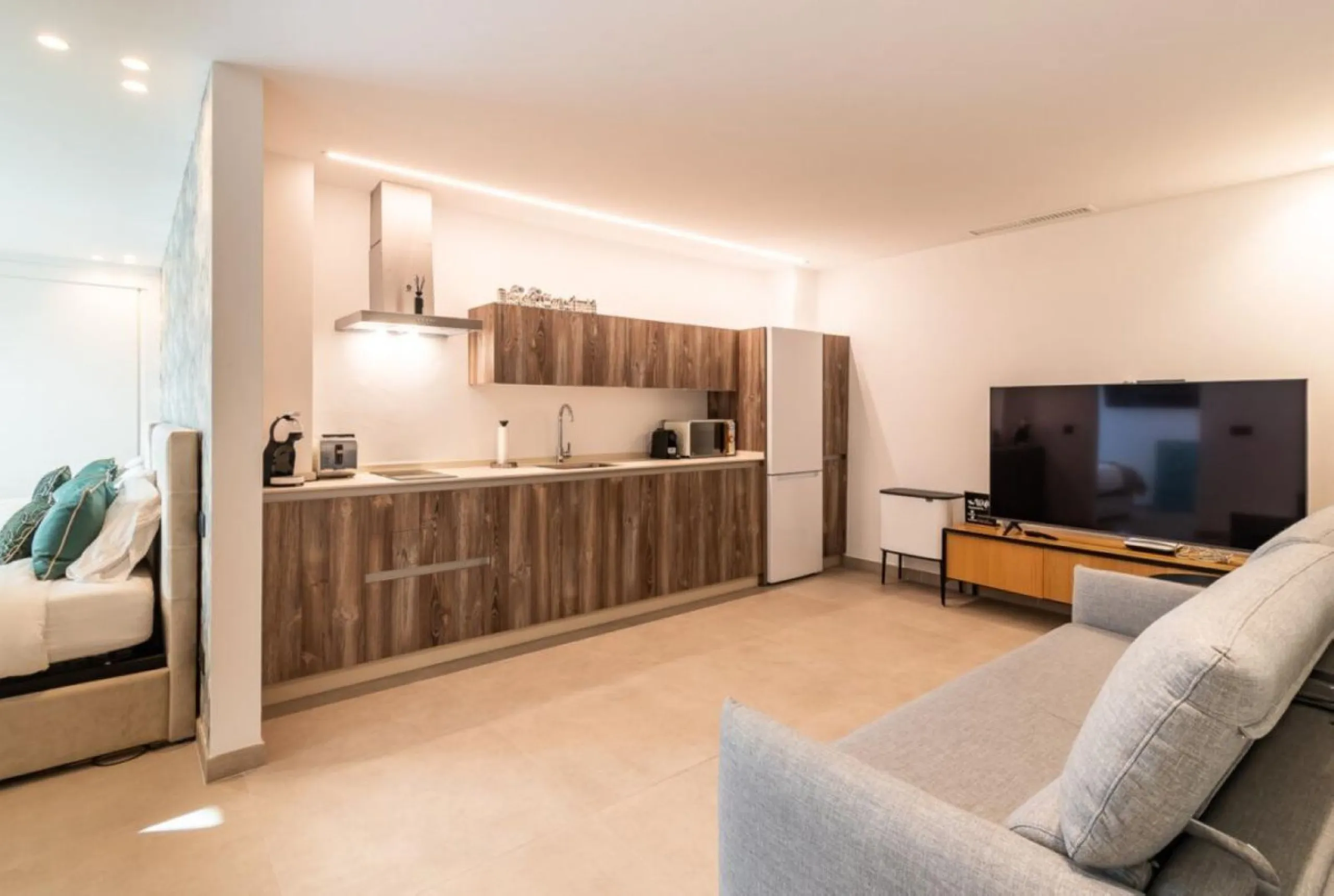 Luxury Villa in Benahavís with Panoramic Views and Contemporary Design