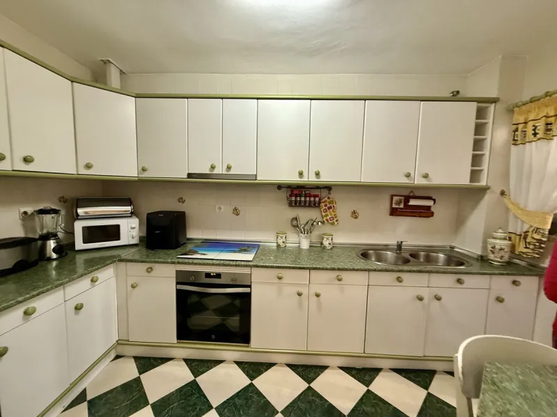 Apartment - Middle Floor Apartment в продаже в Fuengirola, Málaga. В доме 3 спален и 1 ванных комнат. Площадь дома 74 м²