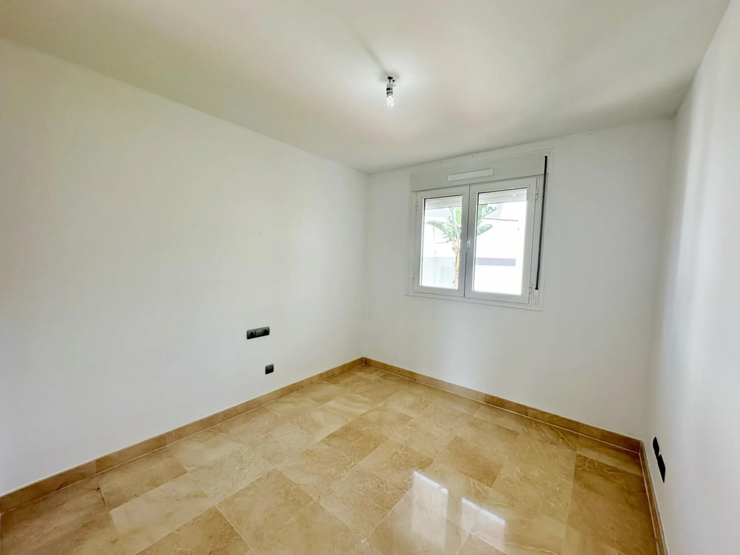 Beautiful 3-Bedroom Apartment in Los Arqueros, Benahavís, Frontline Golf with Panoramic Sea Views.