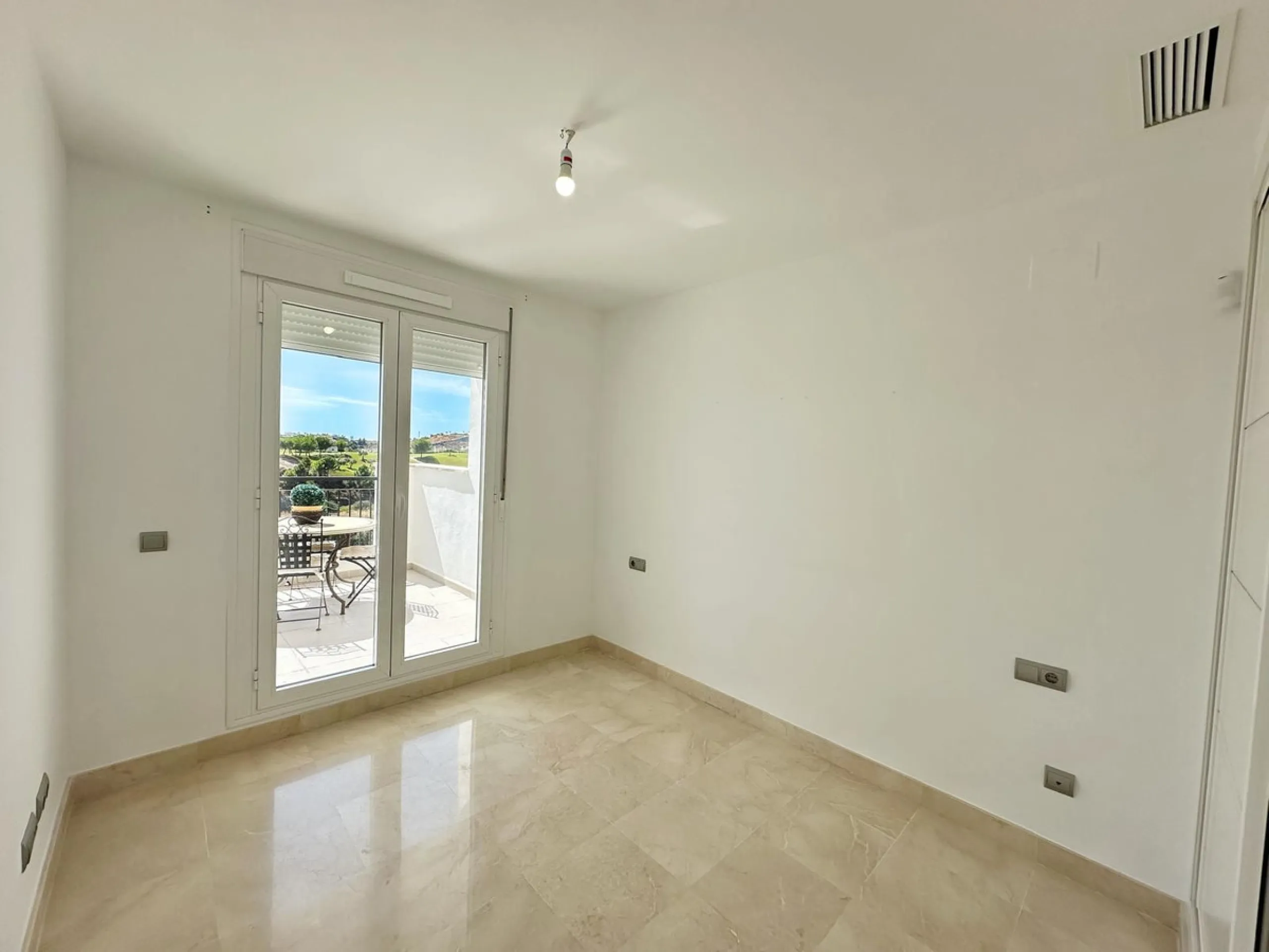 Beautiful 3-Bedroom Apartment in Los Arqueros, Benahavís, Frontline Golf with Panoramic Sea Views.