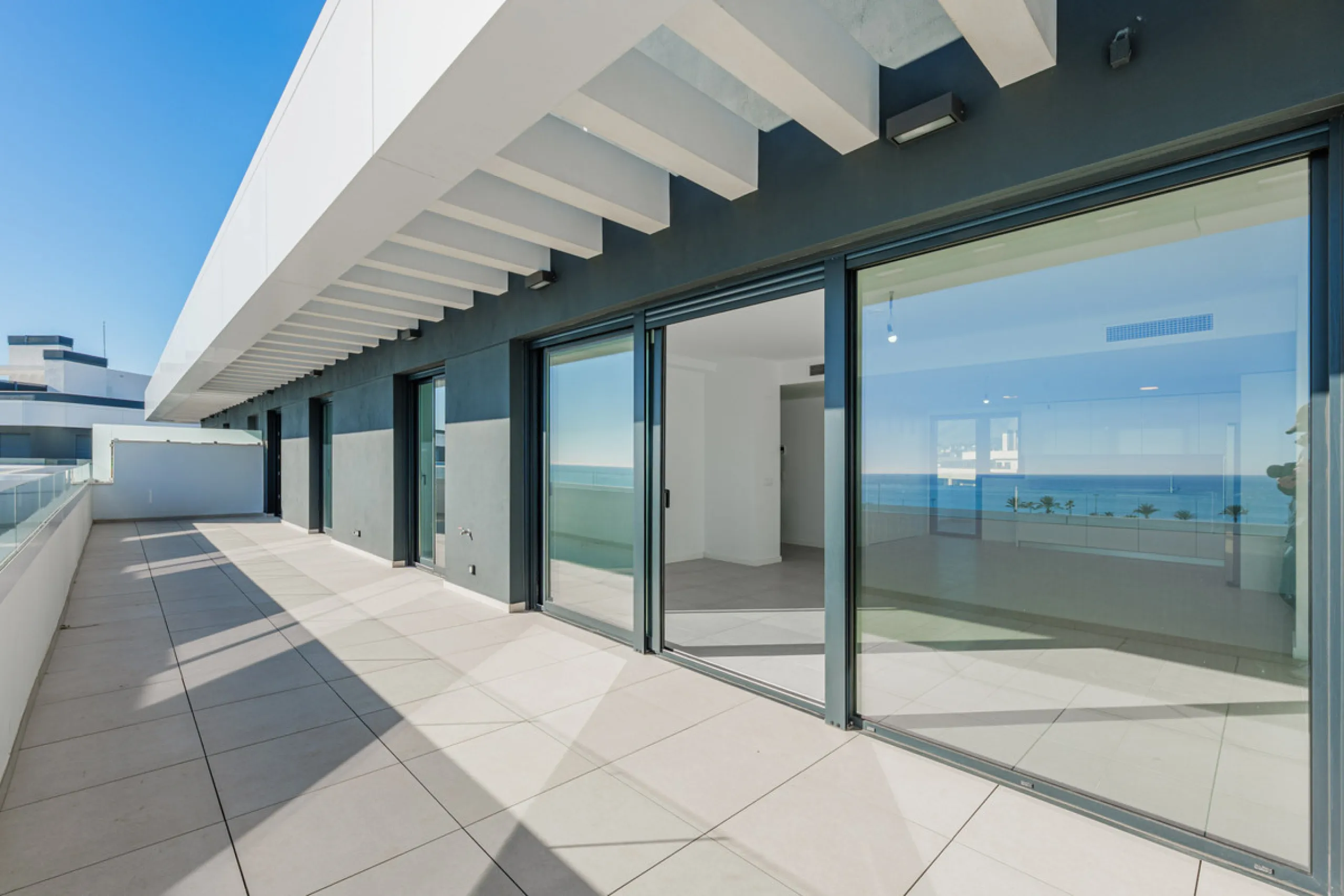 Apartment - Penthouse в продаже в Torremolinos, Málaga. В доме 3 спален и 2 ванных комнат. Площадь дома 148 м²