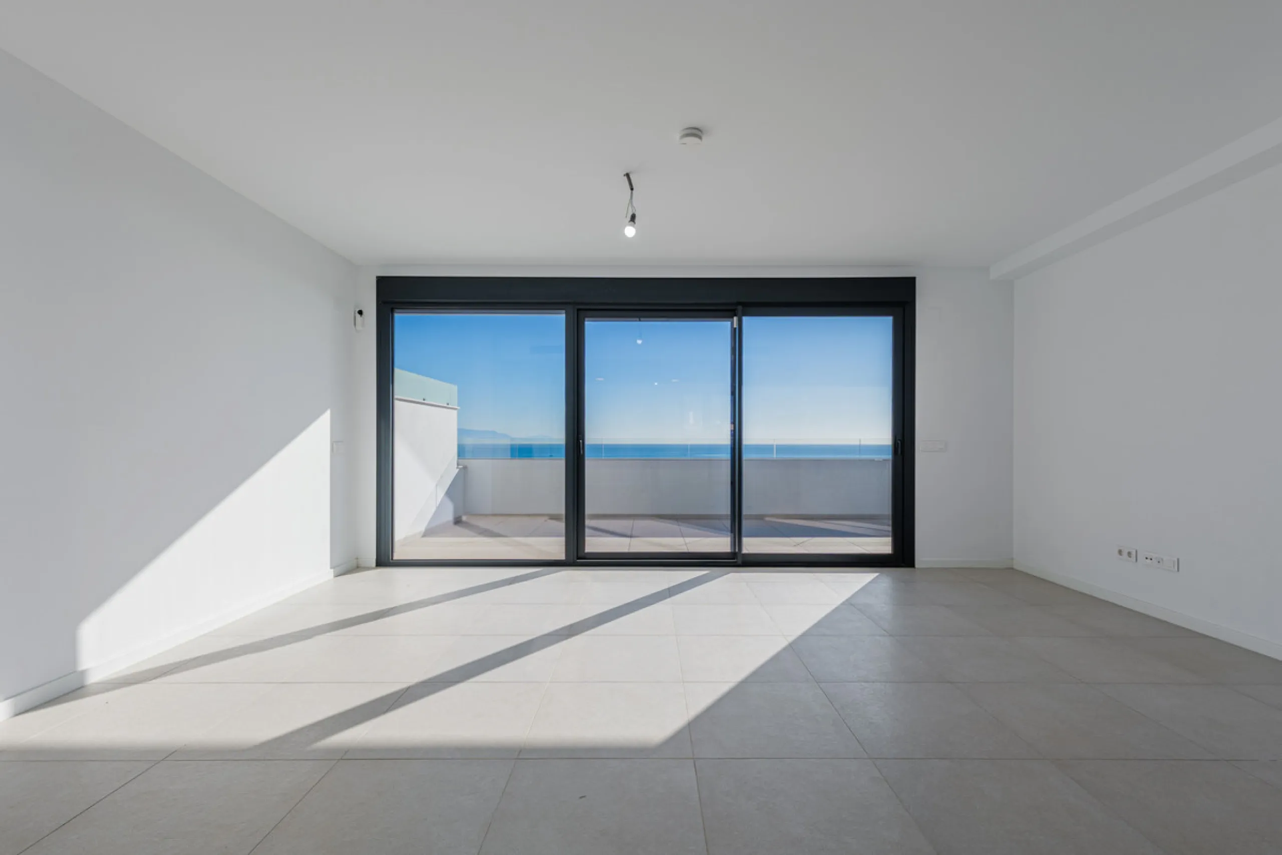 Apartment - Penthouse в продаже в Torremolinos, Málaga. В доме 3 спален и 2 ванных комнат. Площадь дома 148 м²
