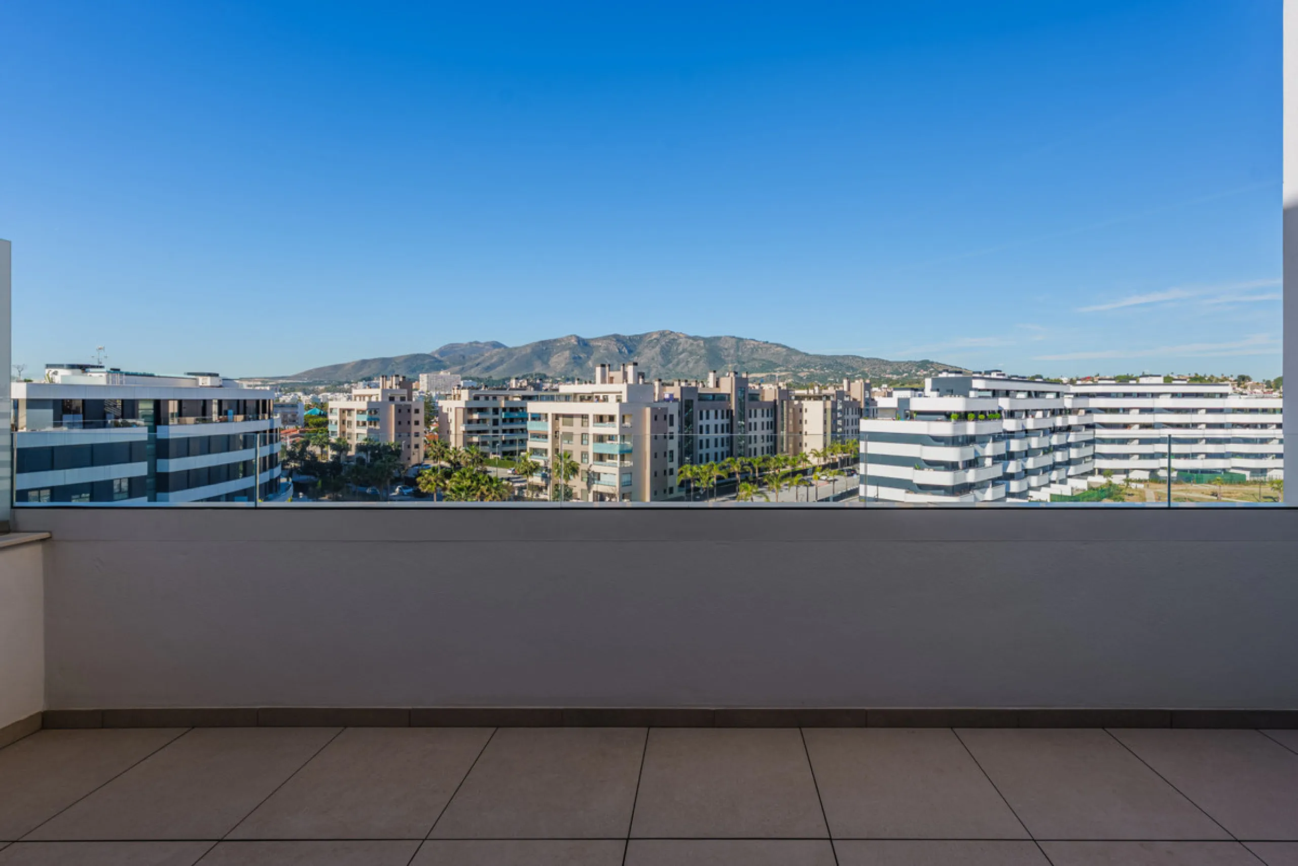 Apartment - Penthouse в продаже в Torremolinos, Málaga. В доме 3 спален и 2 ванных комнат. Площадь дома 148 м²