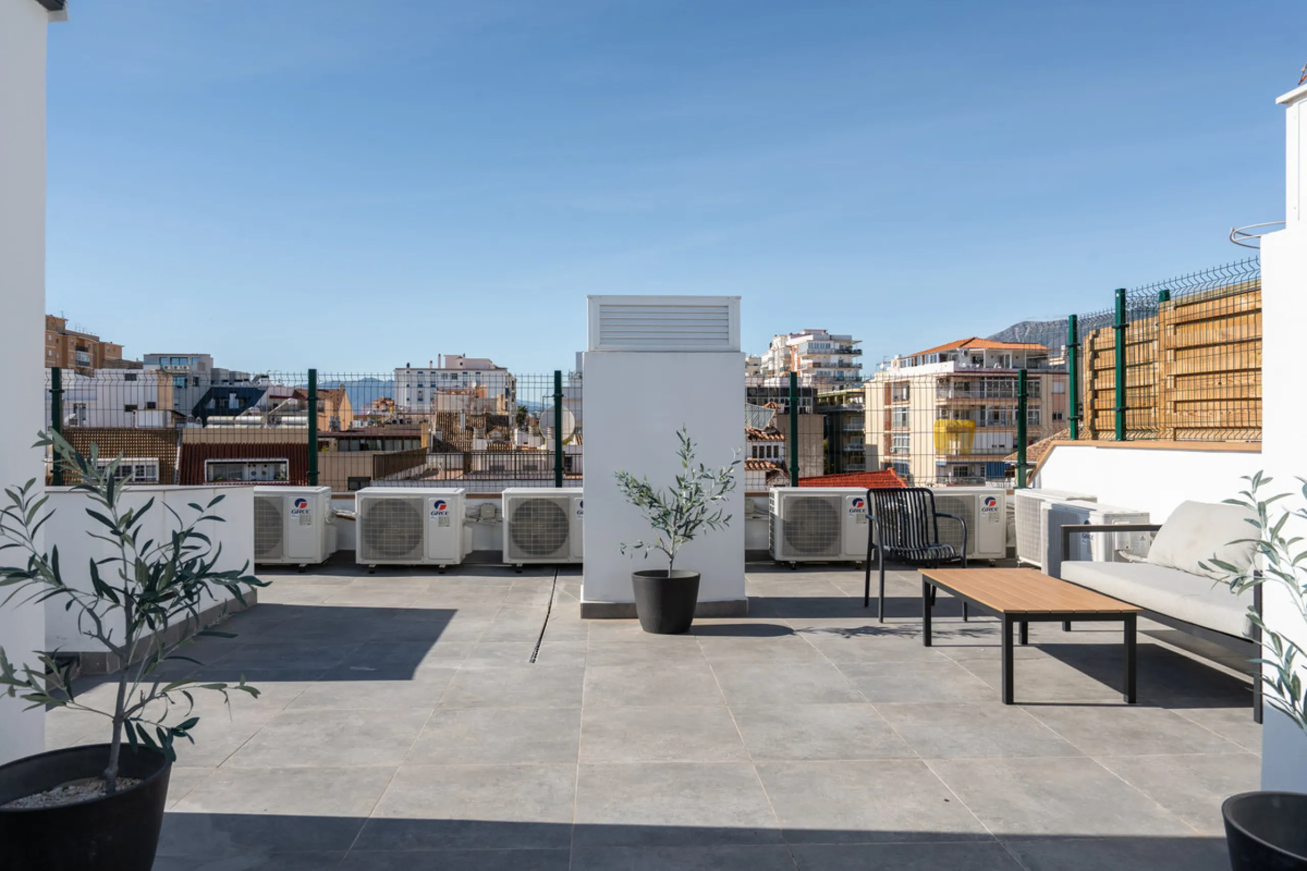Apartment - Penthouse в продаже в Fuengirola, Málaga. В доме 2 спален и 1 ванных комнат. Площадь дома 59 м²