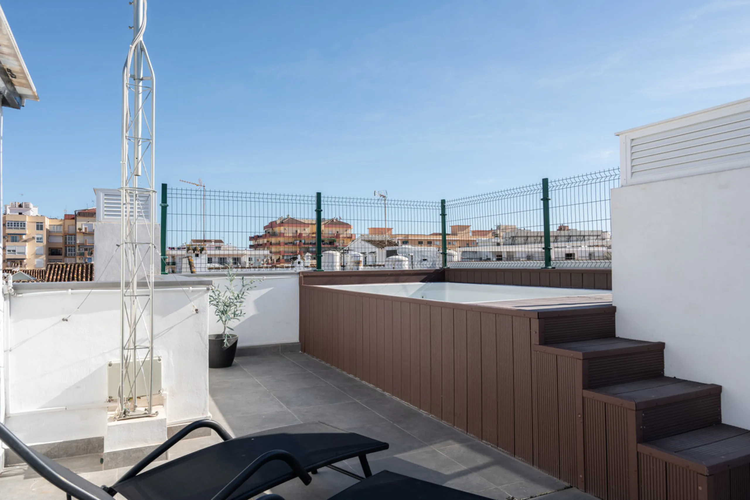 Apartment - Penthouse в продаже в Fuengirola, Málaga. В доме 2 спален и 1 ванных комнат. Площадь дома 59 м²