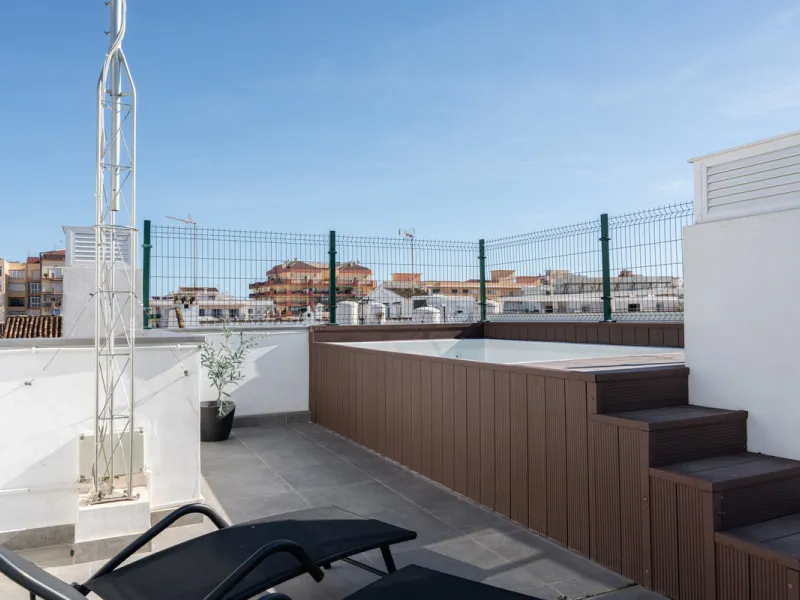 Apartment - Penthouse в продаже в Fuengirola, Málaga. В доме 2 спален и 1 ванных комнат. Площадь дома 59 м²