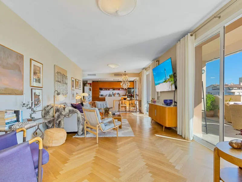 Exclusive four-bedroom penthouse with large terrace – central Fuengirola