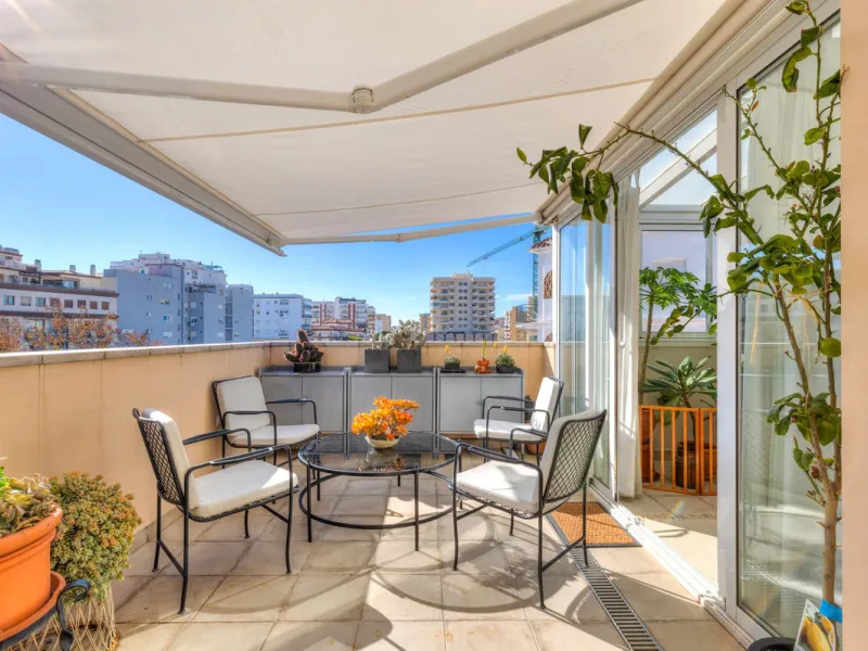 Exclusive four-bedroom penthouse with large terrace – central Fuengirola