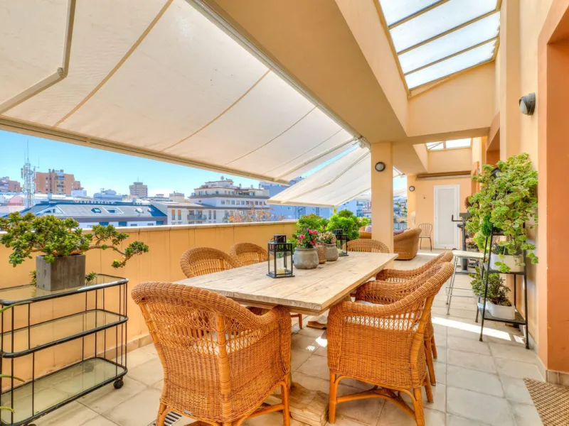 Exclusive four-bedroom penthouse with large terrace – central Fuengirola