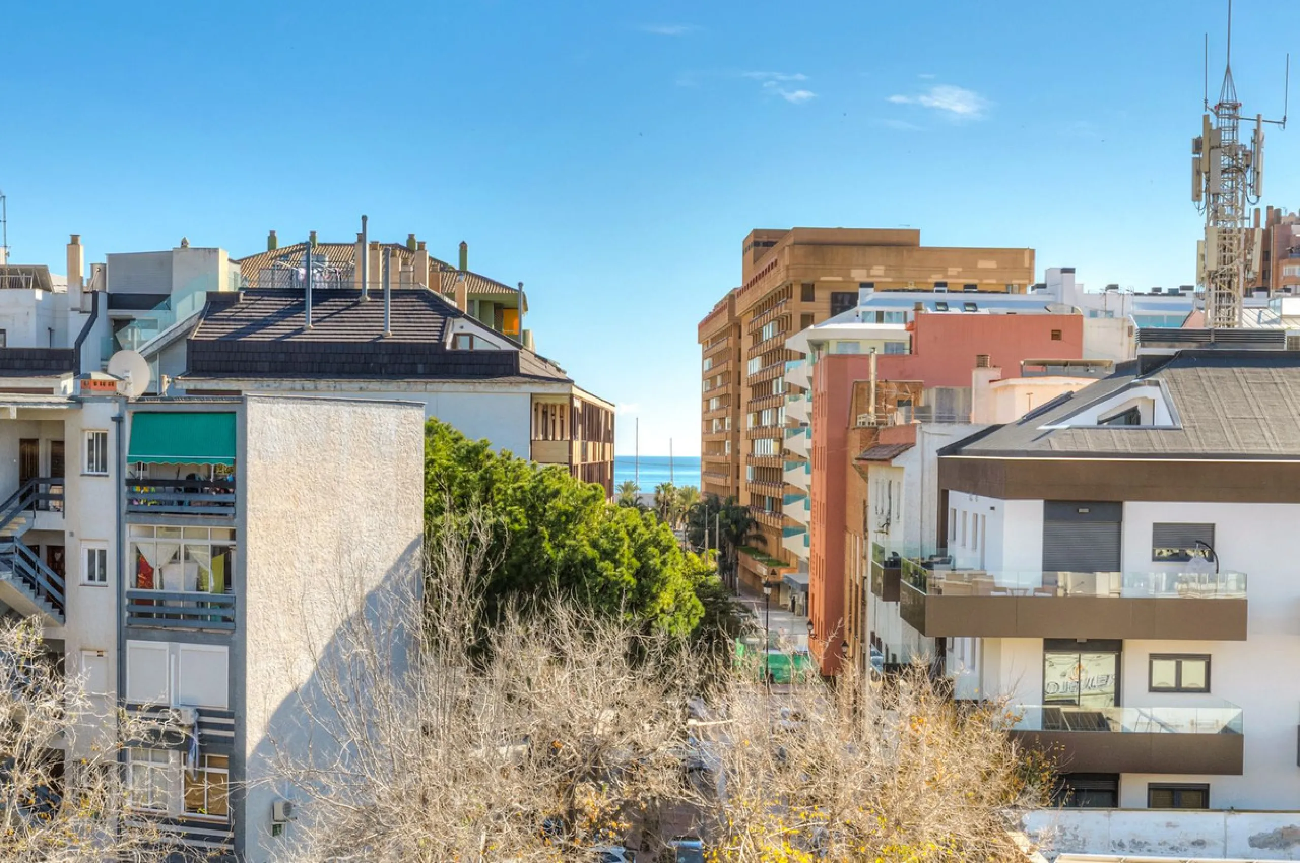 Exclusive four-bedroom penthouse with large terrace – central Fuengirola