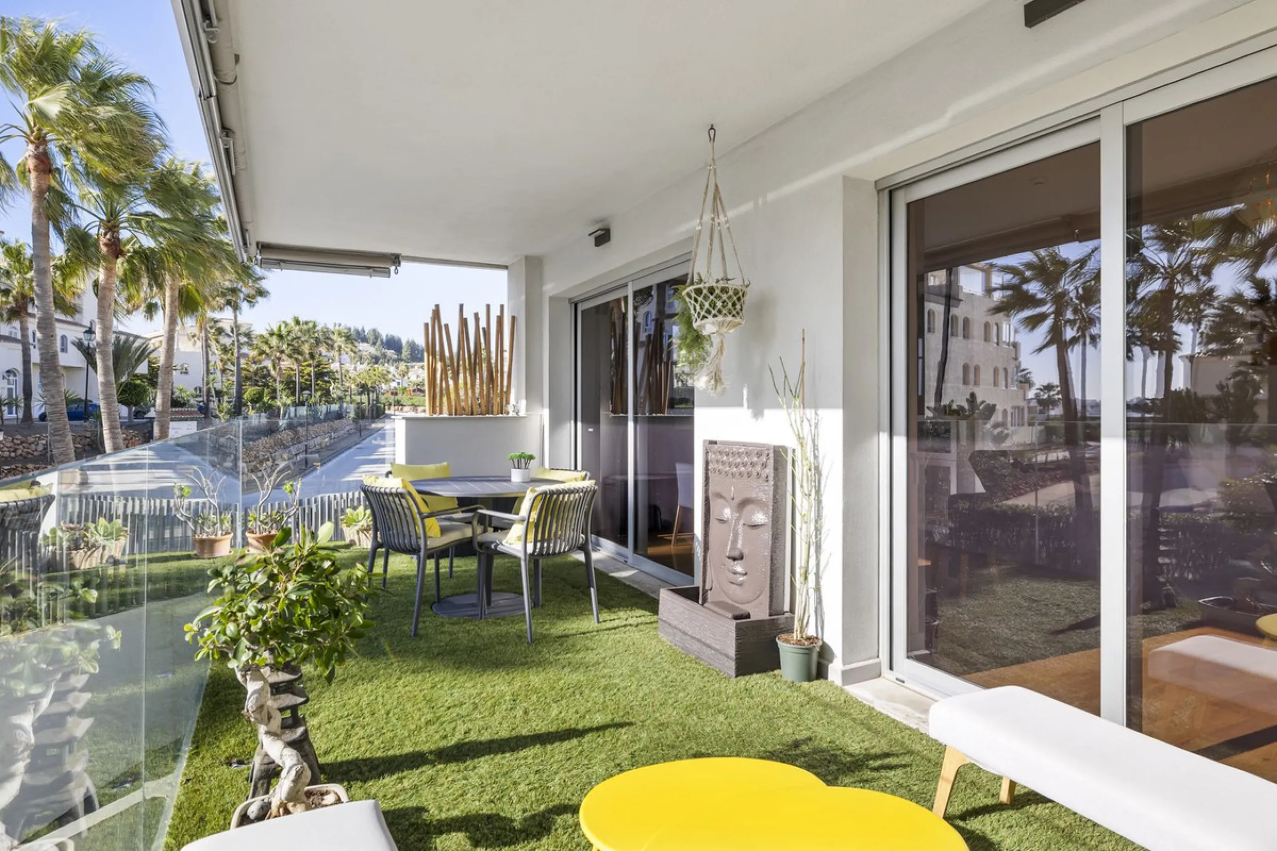 Discover this stylish first-floor apartment in the exclusive El Chaparral area of Mijas Costa, featuring a southwest orientation and a prime location between Fuengirola and La Cala de Mijas.