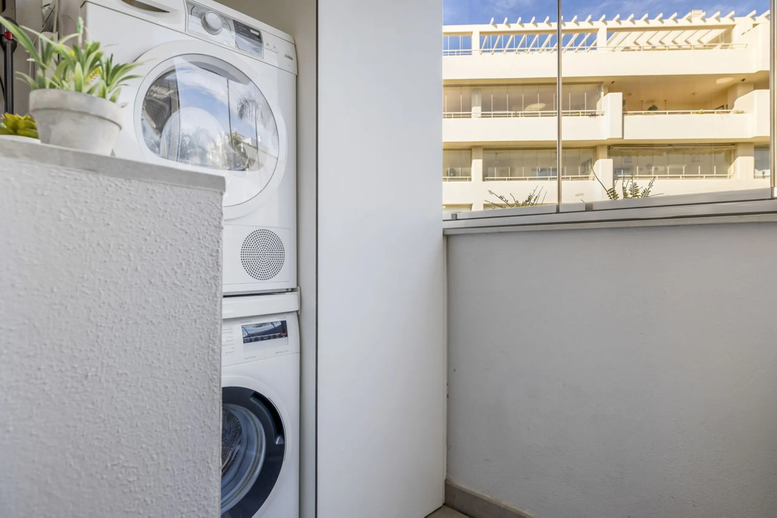 Discover this stylish first-floor apartment in the exclusive El Chaparral area of Mijas Costa, featuring a southwest orientation and a prime location between Fuengirola and La Cala de Mijas.