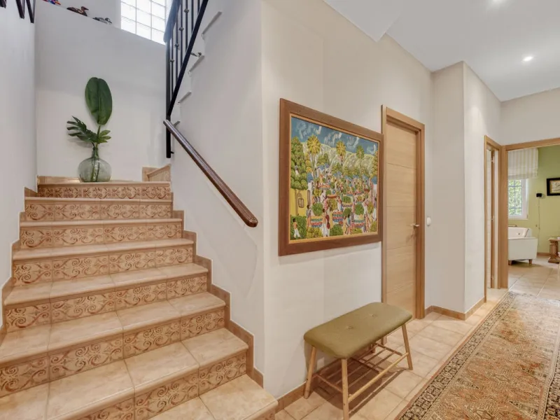 Diese beeindruckende Villa mit Aussicht – der ideale Rückzugsort für Ihre Familie